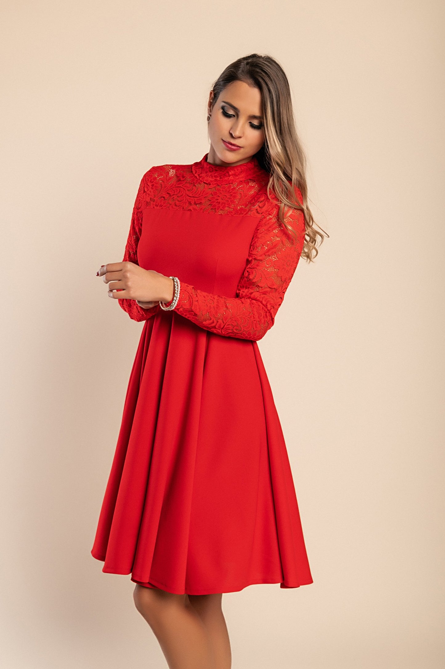 Abito midi aderente con pizzo, nero