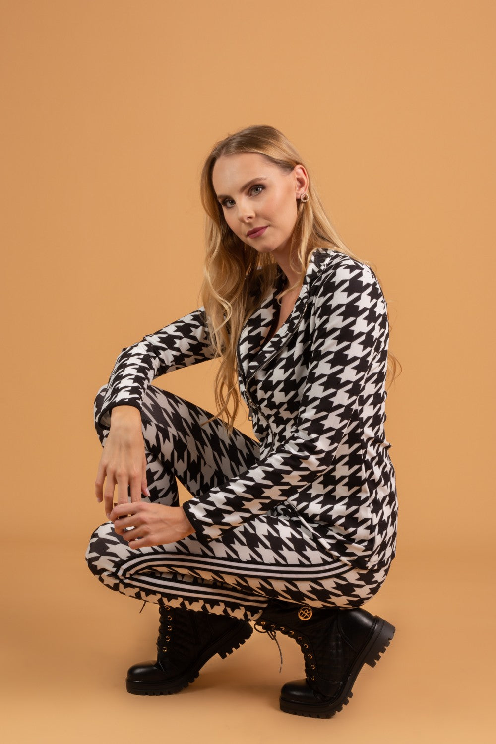 COMPLETO TAILLEUR ELEGANTE CON MOTIVO PEPITA MIRIAMA, BIANCO- NERO