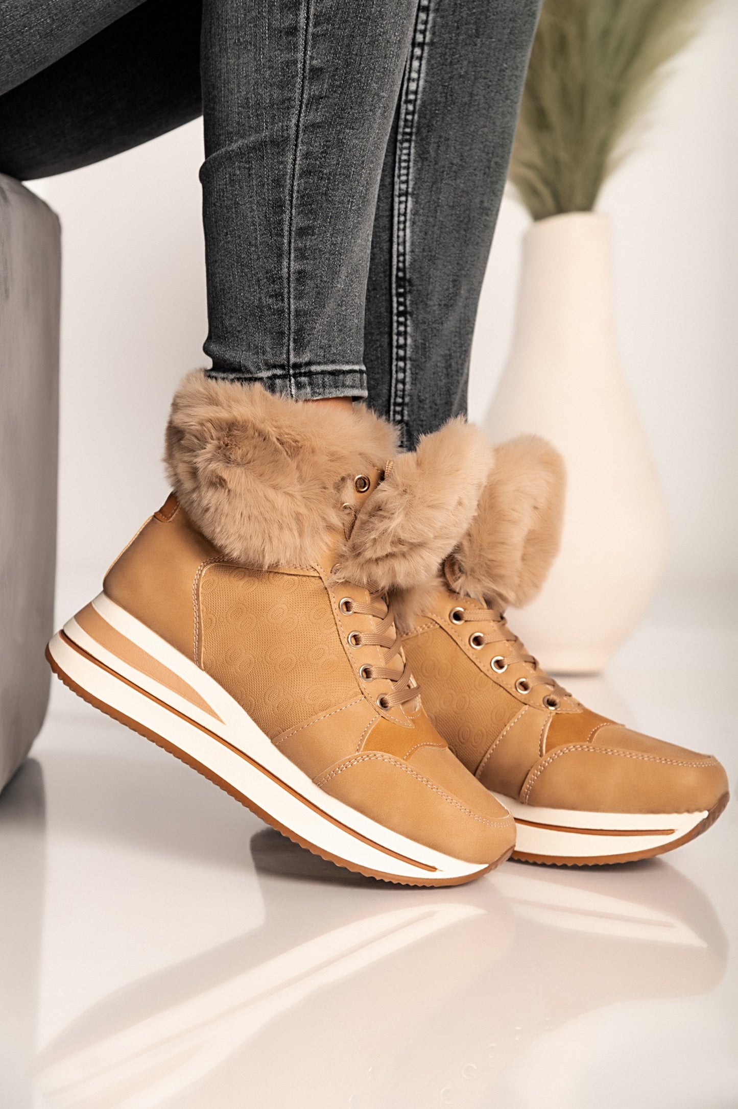 Sneakers in ecopelle e tessuto Teula, beige