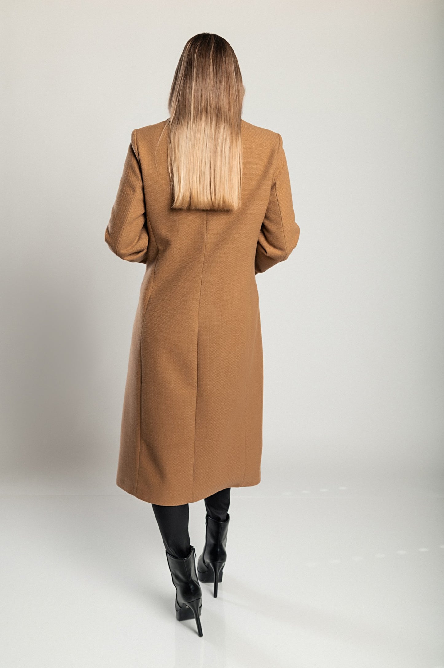 Cappotto lungo elegante, color cammello