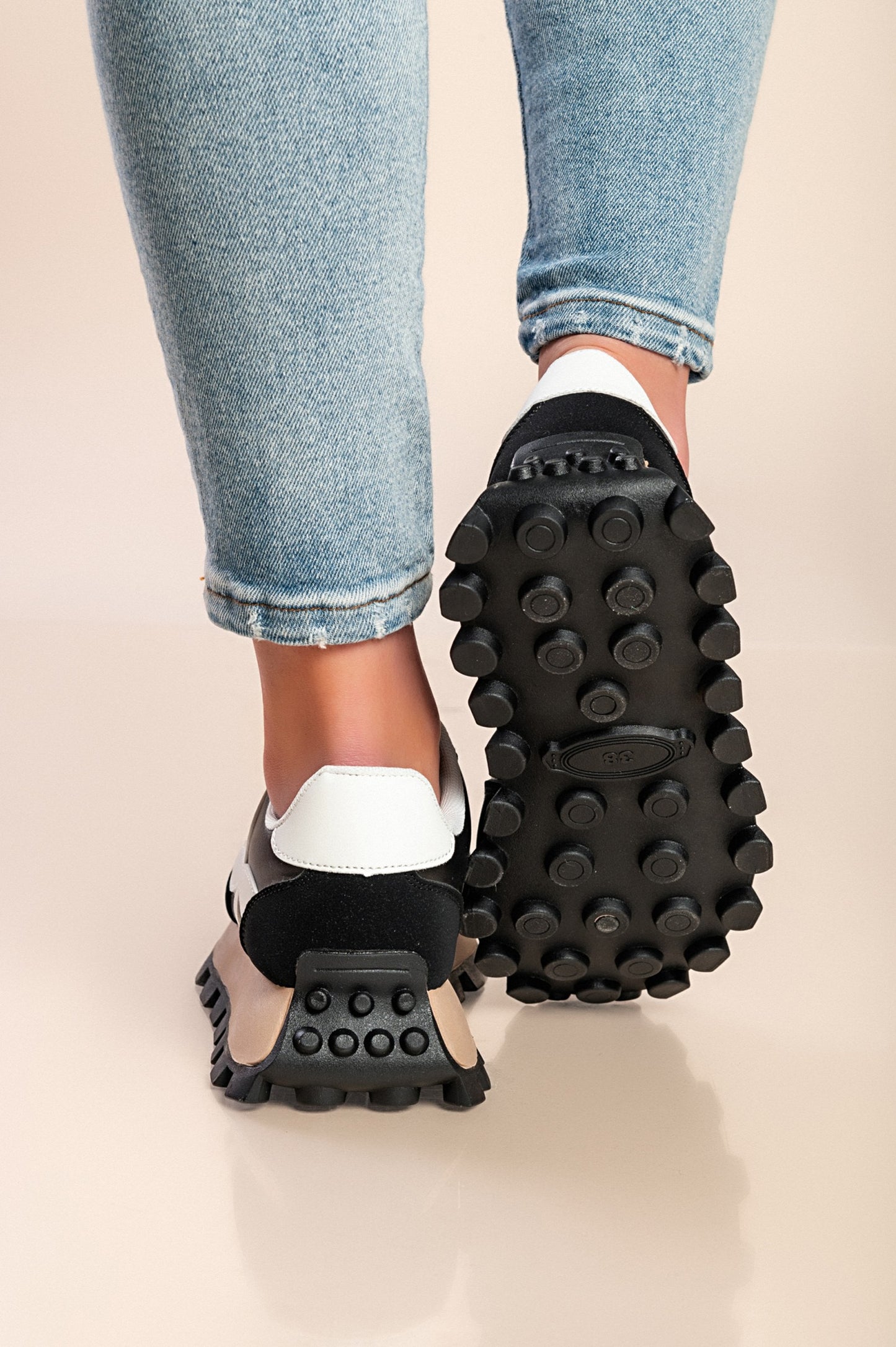 Sneakers alla moda, colore nero