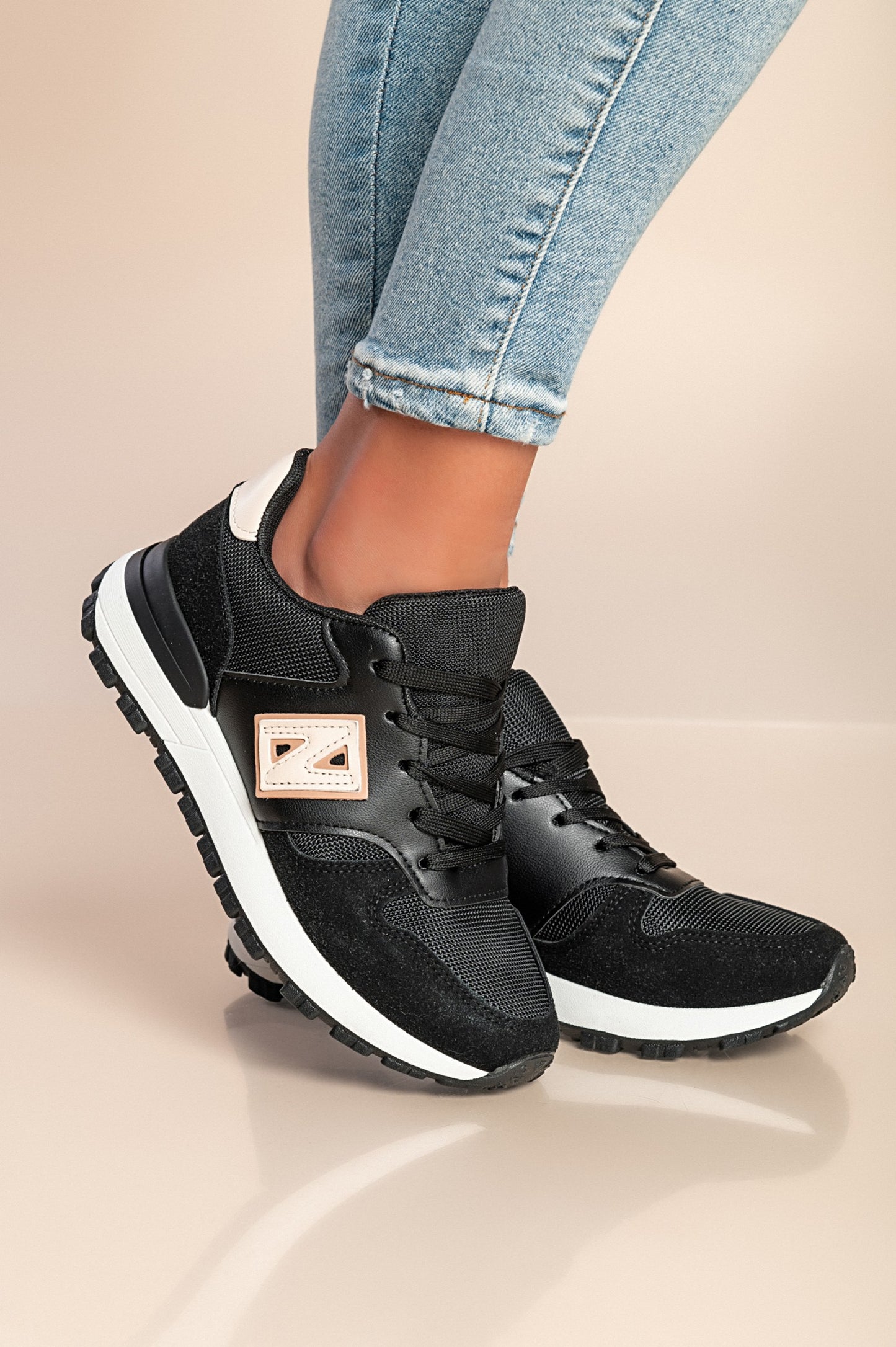 Sneakers alla moda, colore nero