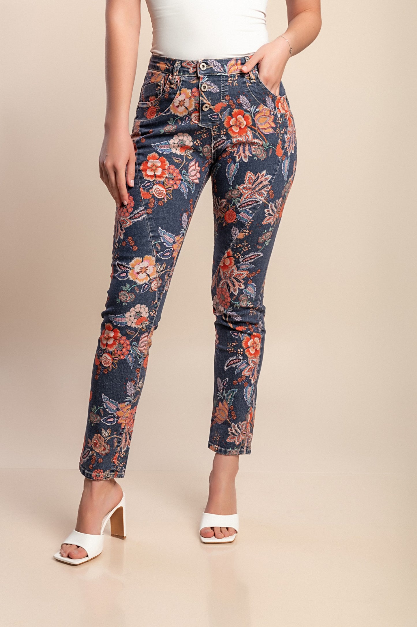 Jeans con stampa floreale, rossi