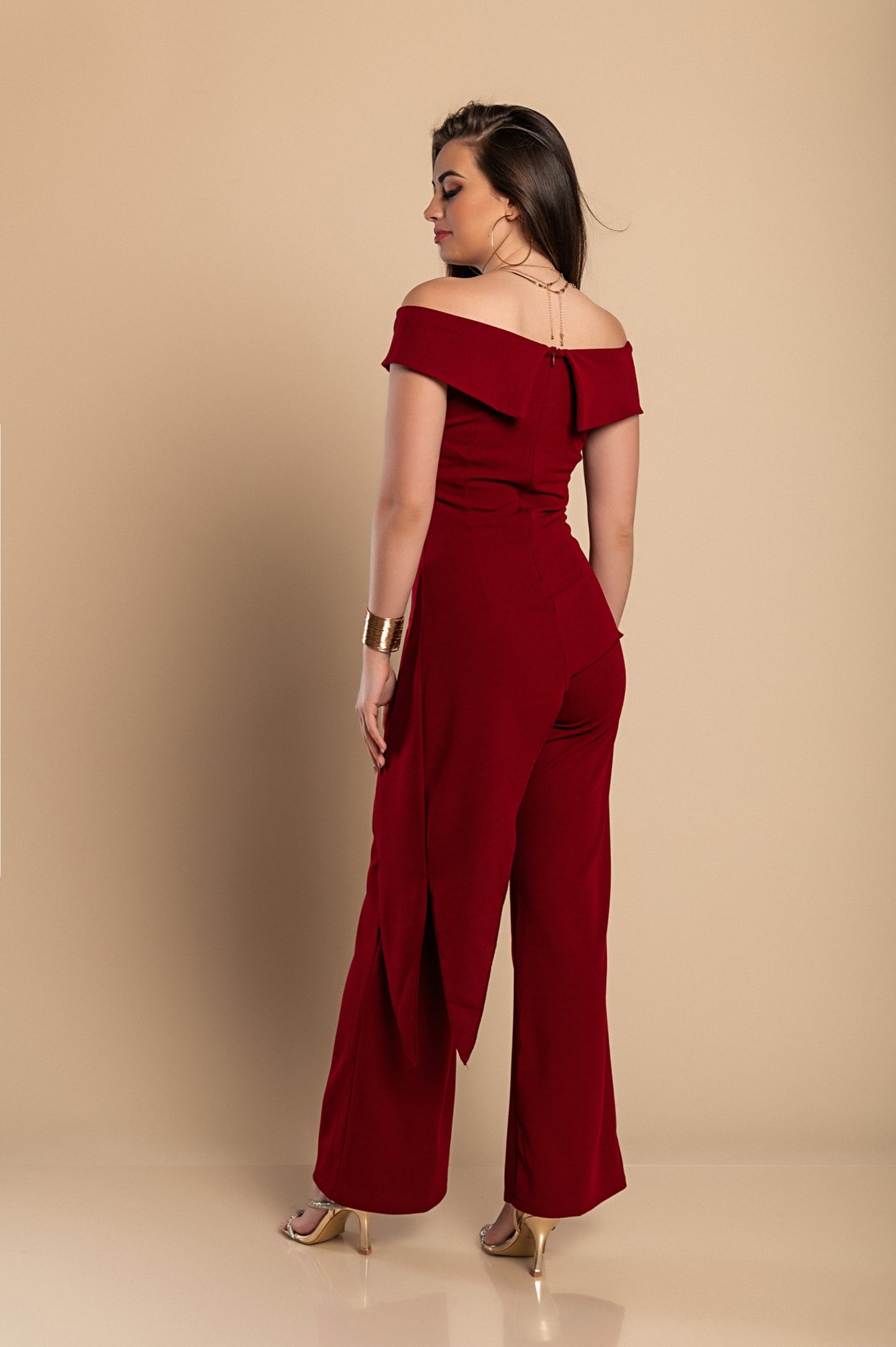 Elegante completo asimmetrico top e pantalone, bordeaux