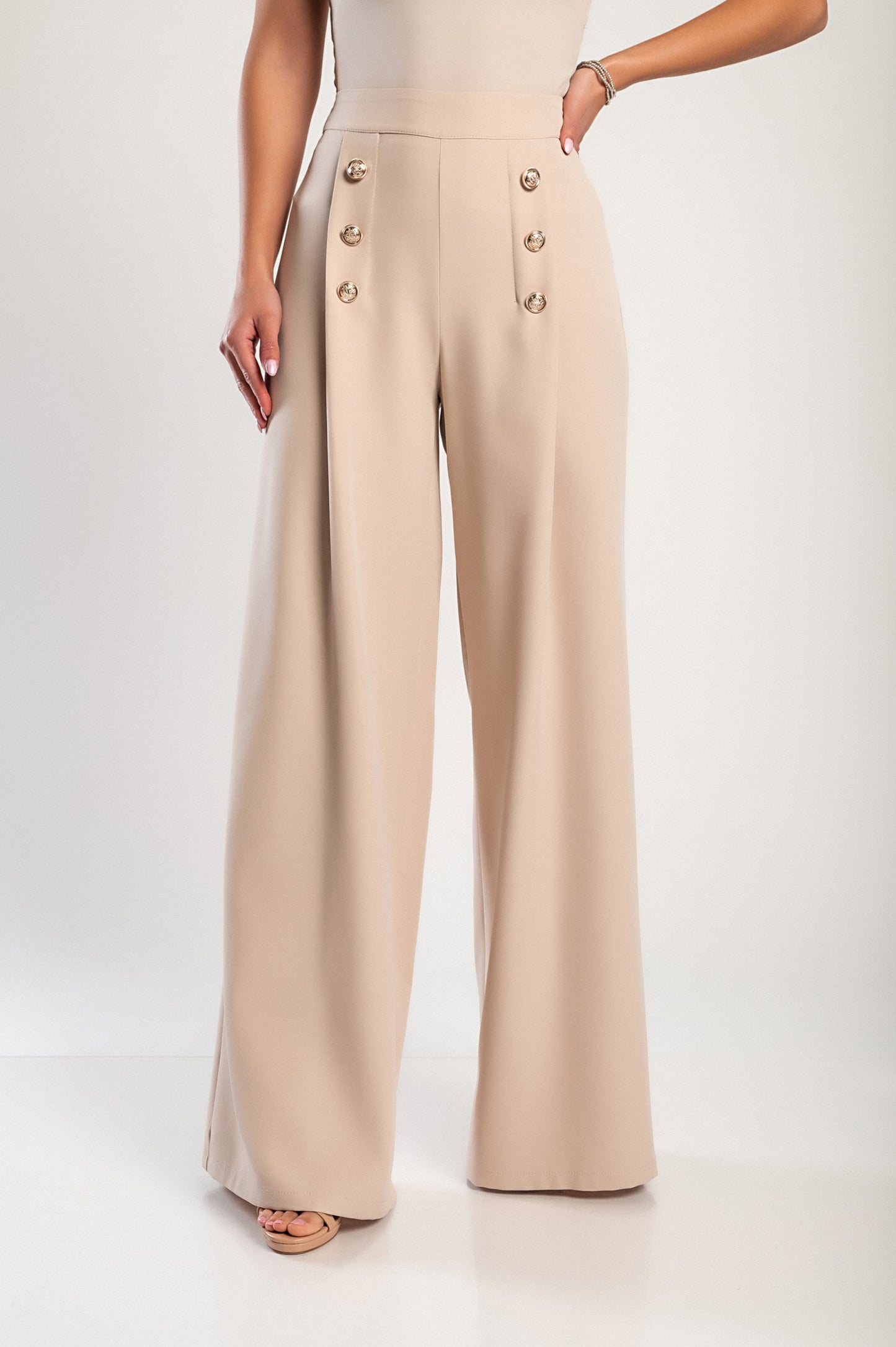 Elegante abito lungo con bottoni, beige