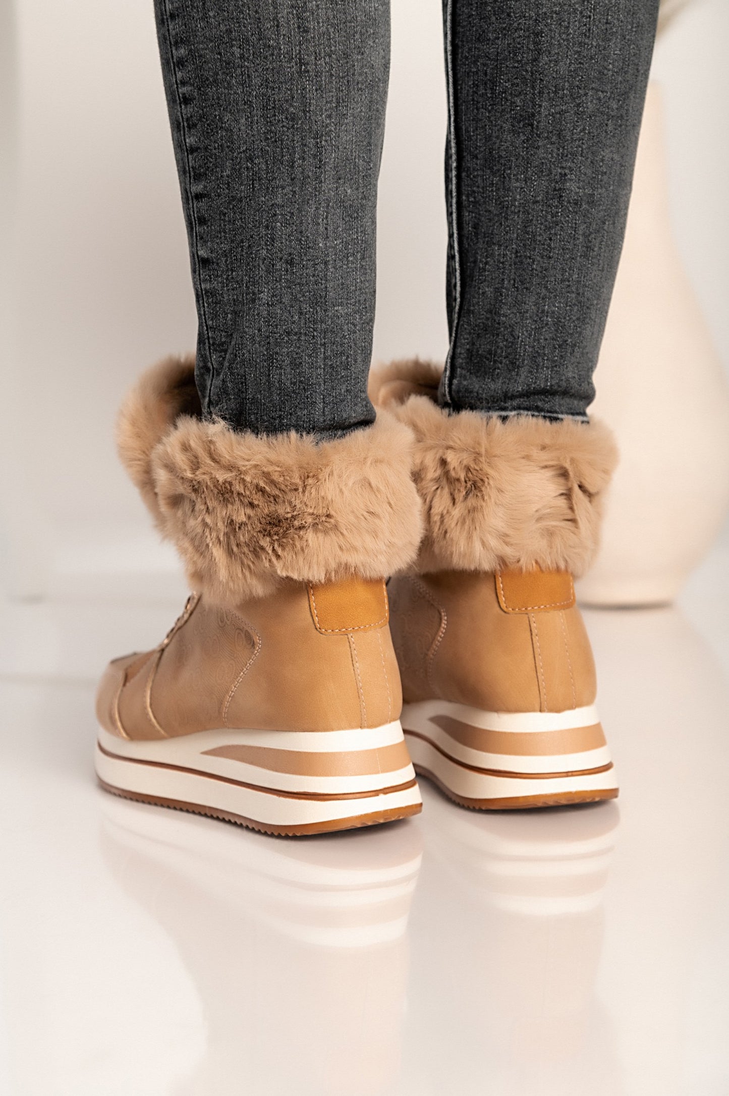 Sneakers in ecopelle e tessuto Teula, beige
