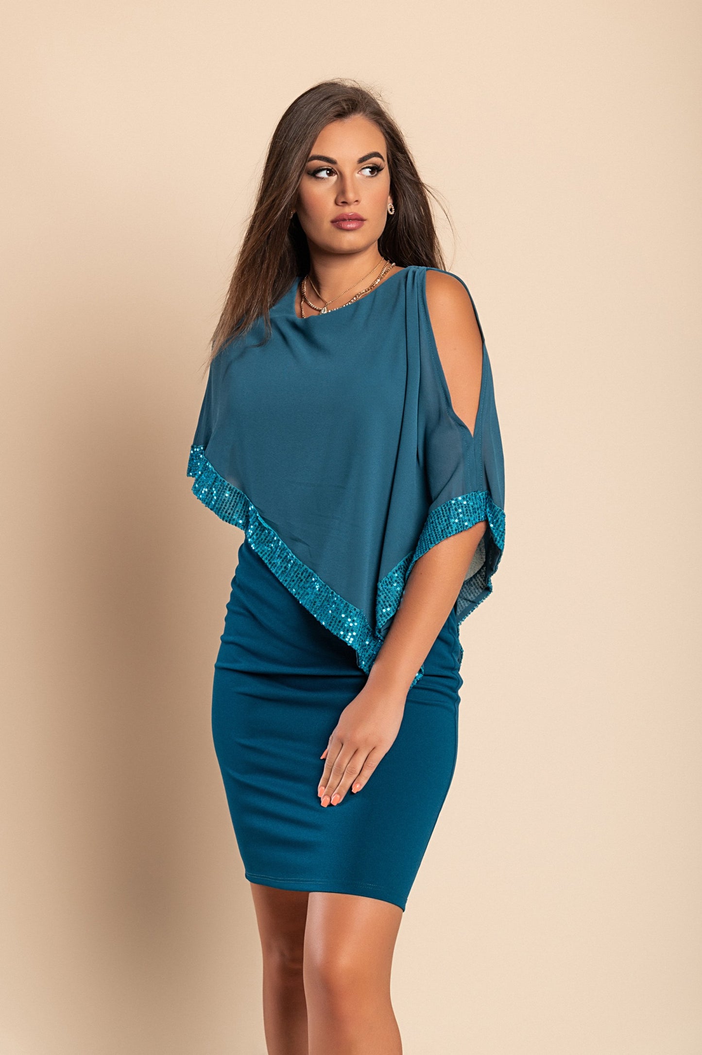 Vestito elegante con mantellina Arlet, bordo