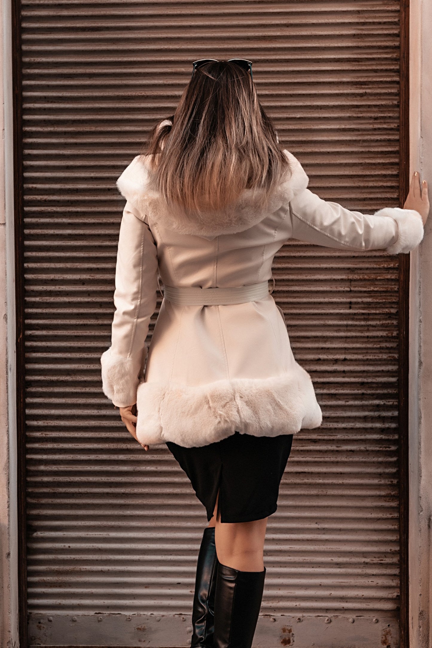 Cappotto elegante con ecopelliccia Palancia, bianco