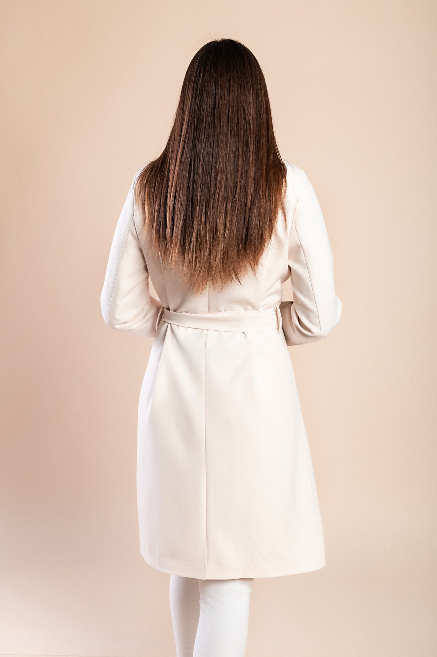 Elegante trench con bottoni, beige
