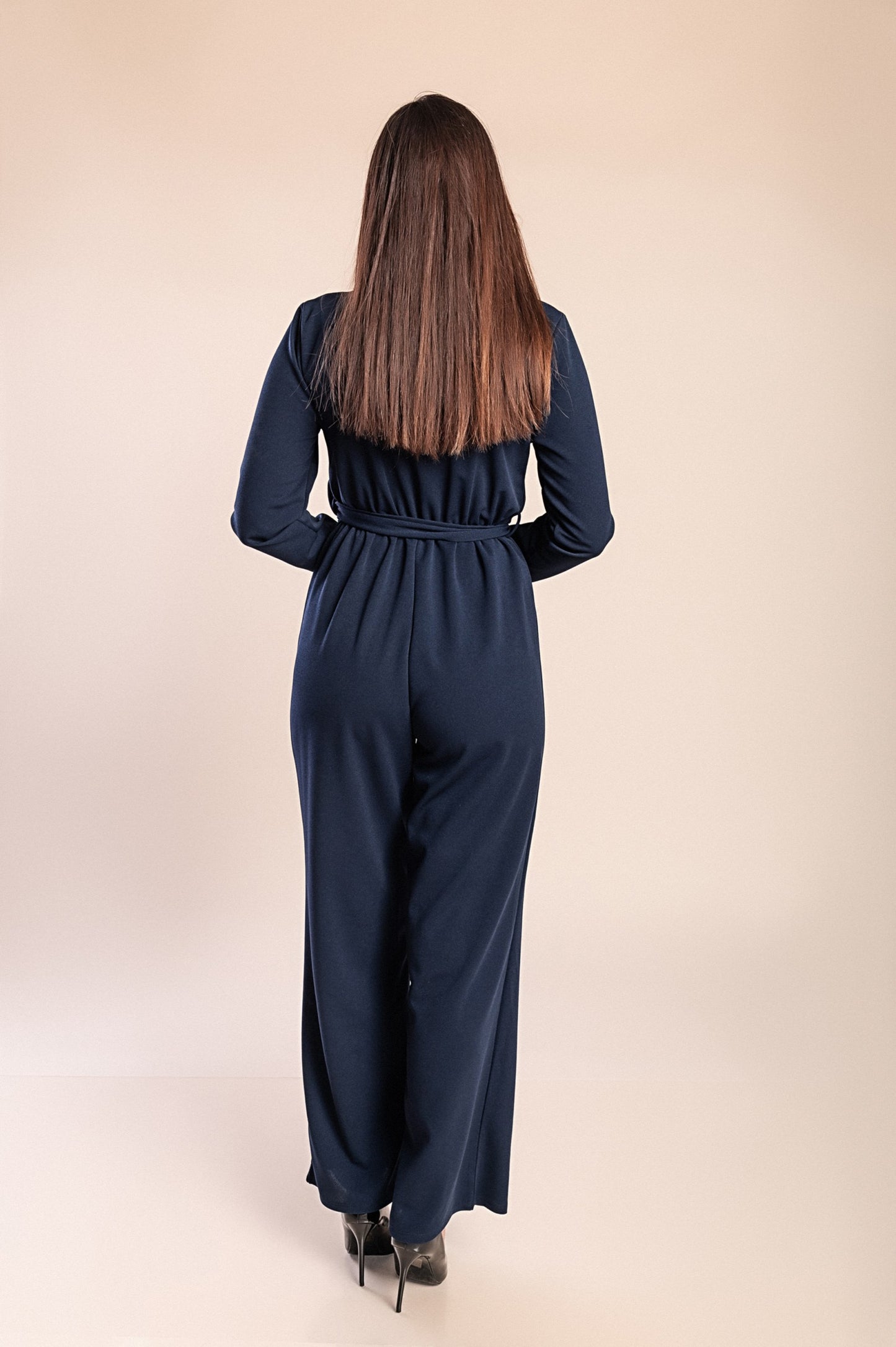 Tuta elegante a maniche lunghe, nera