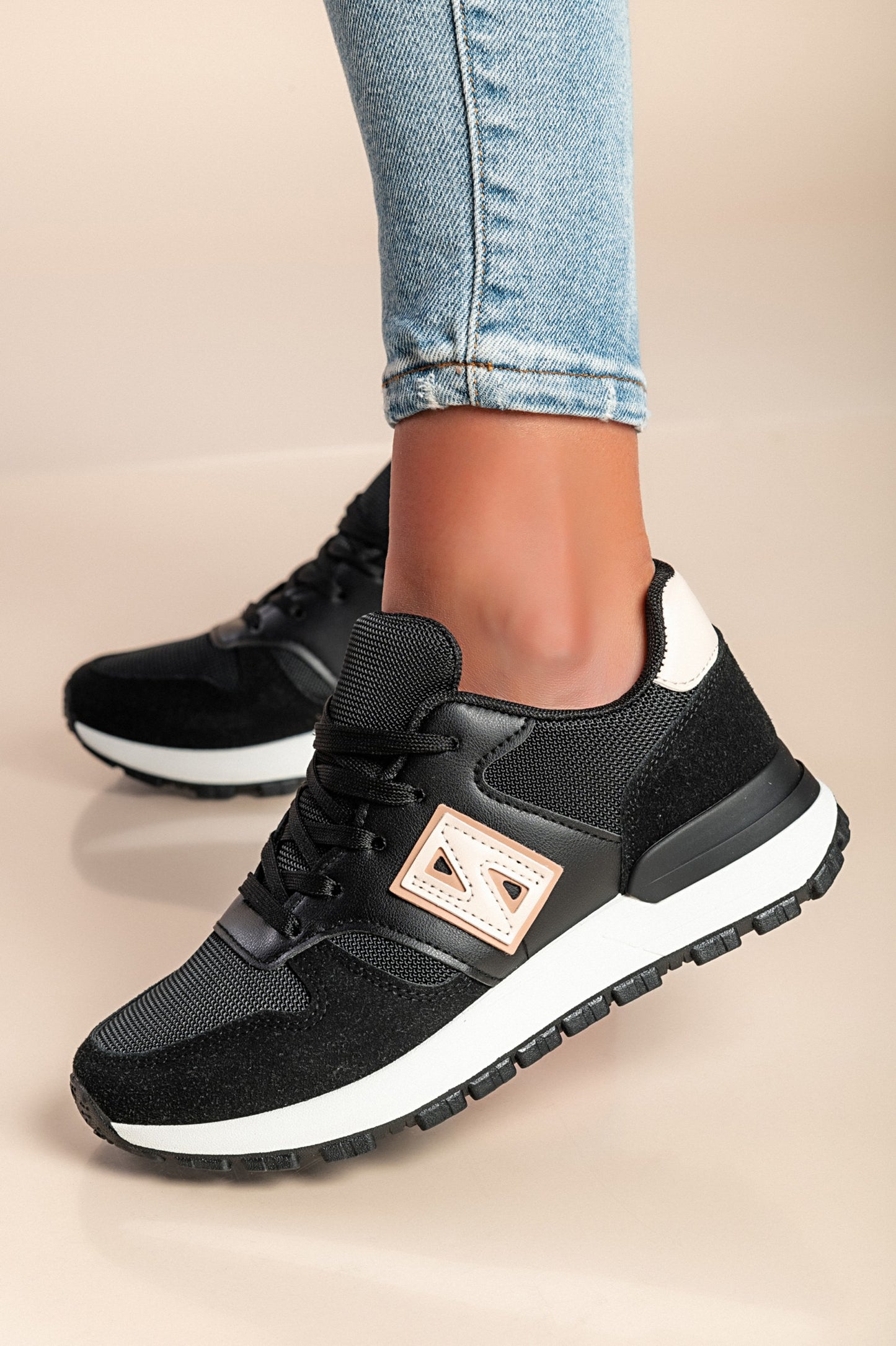Sneakers alla moda, colore nero