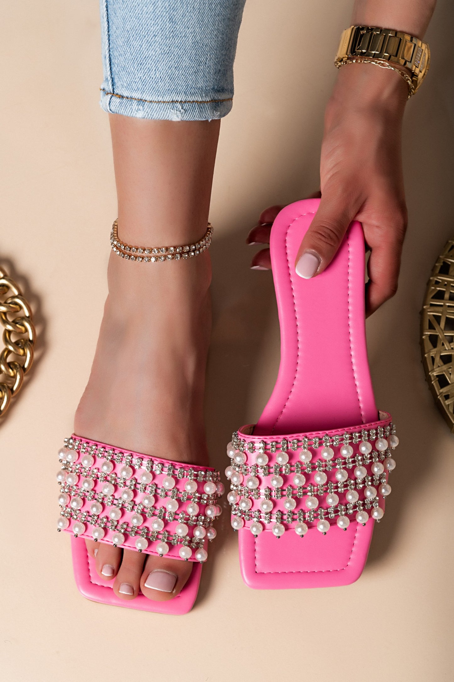 Sandali con dettagli di perline, rosa chiaro