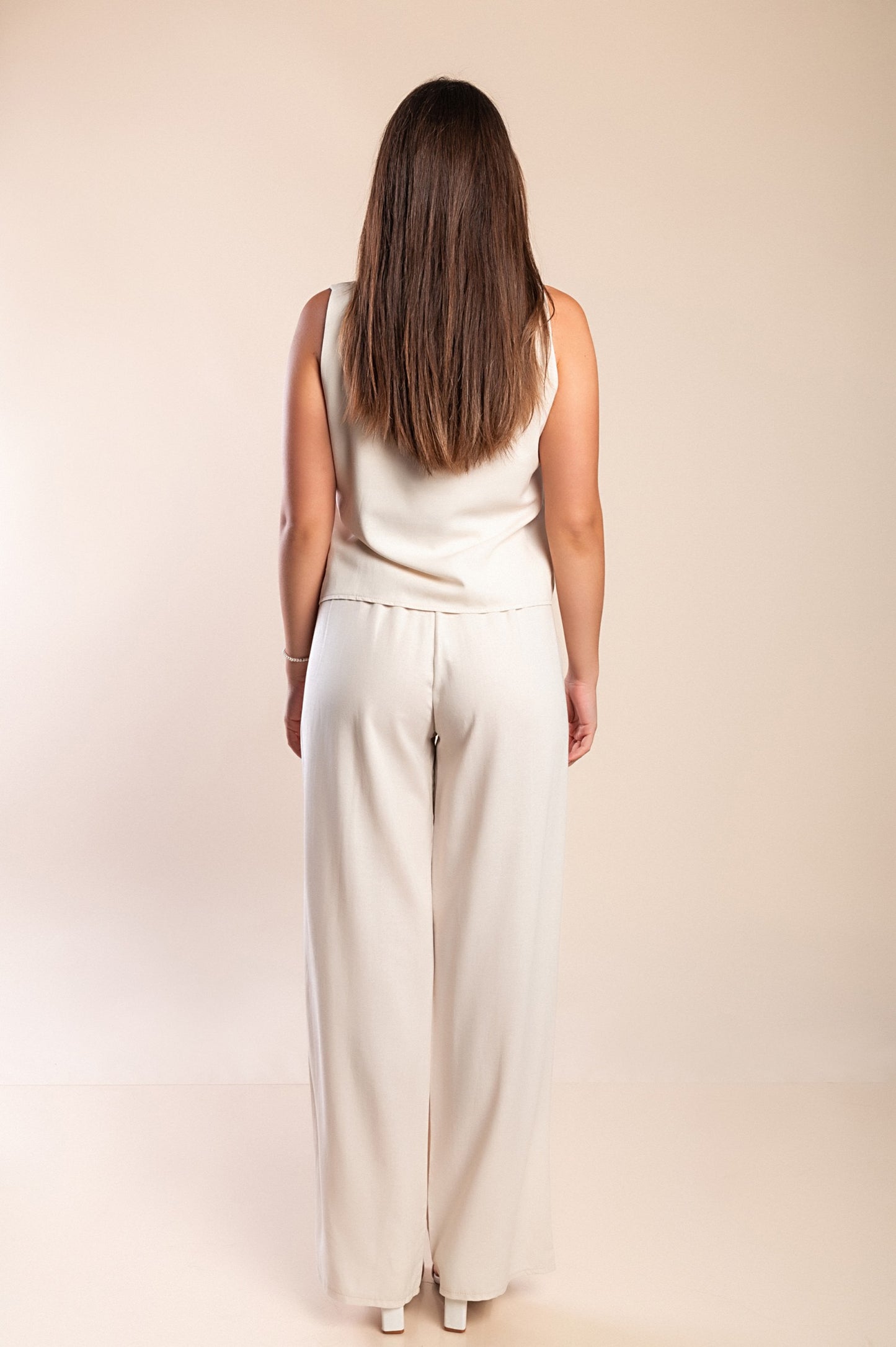 Set top e pantaloni lunghi, beige