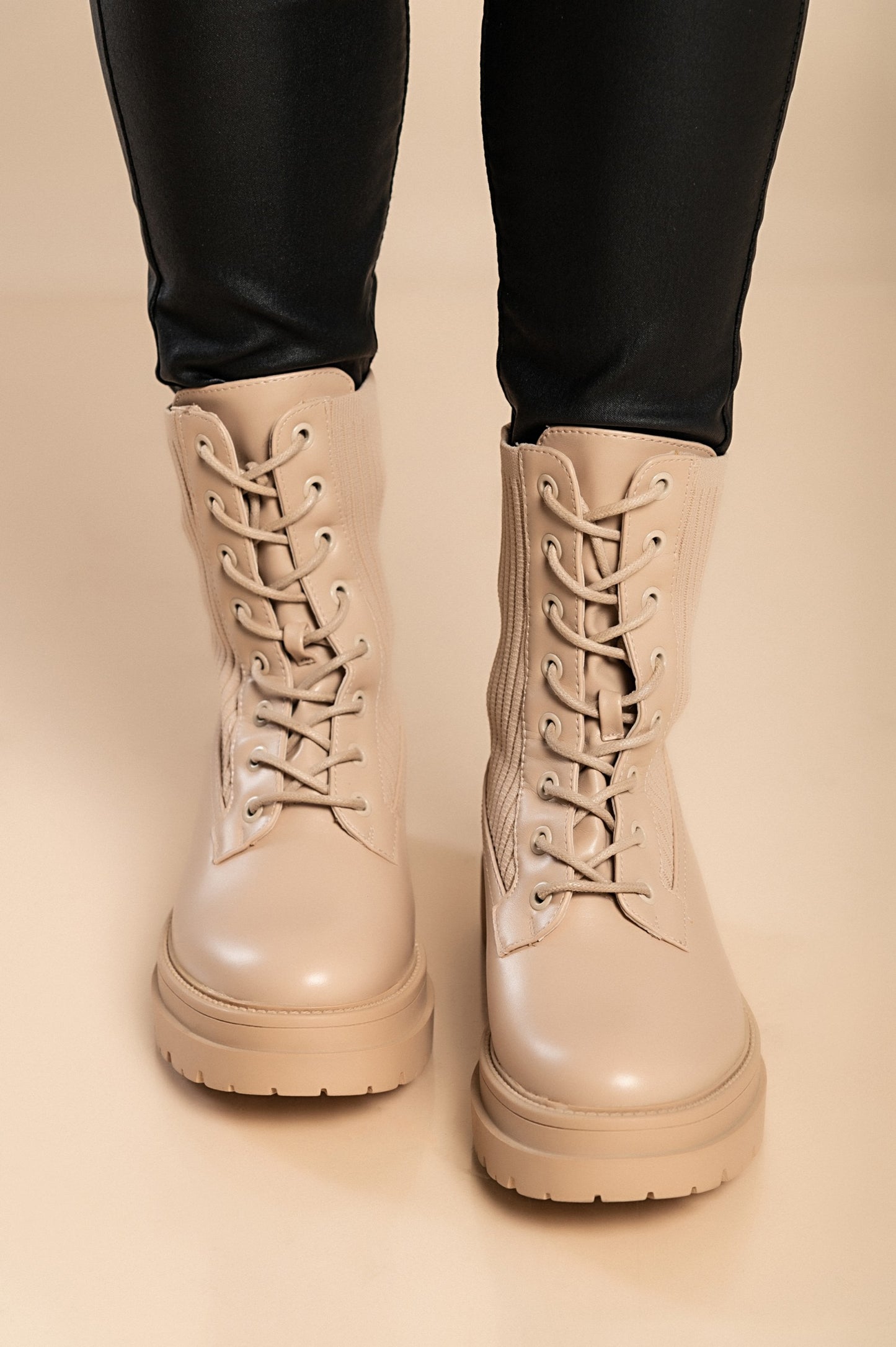 Stivaletti con lacci, beige