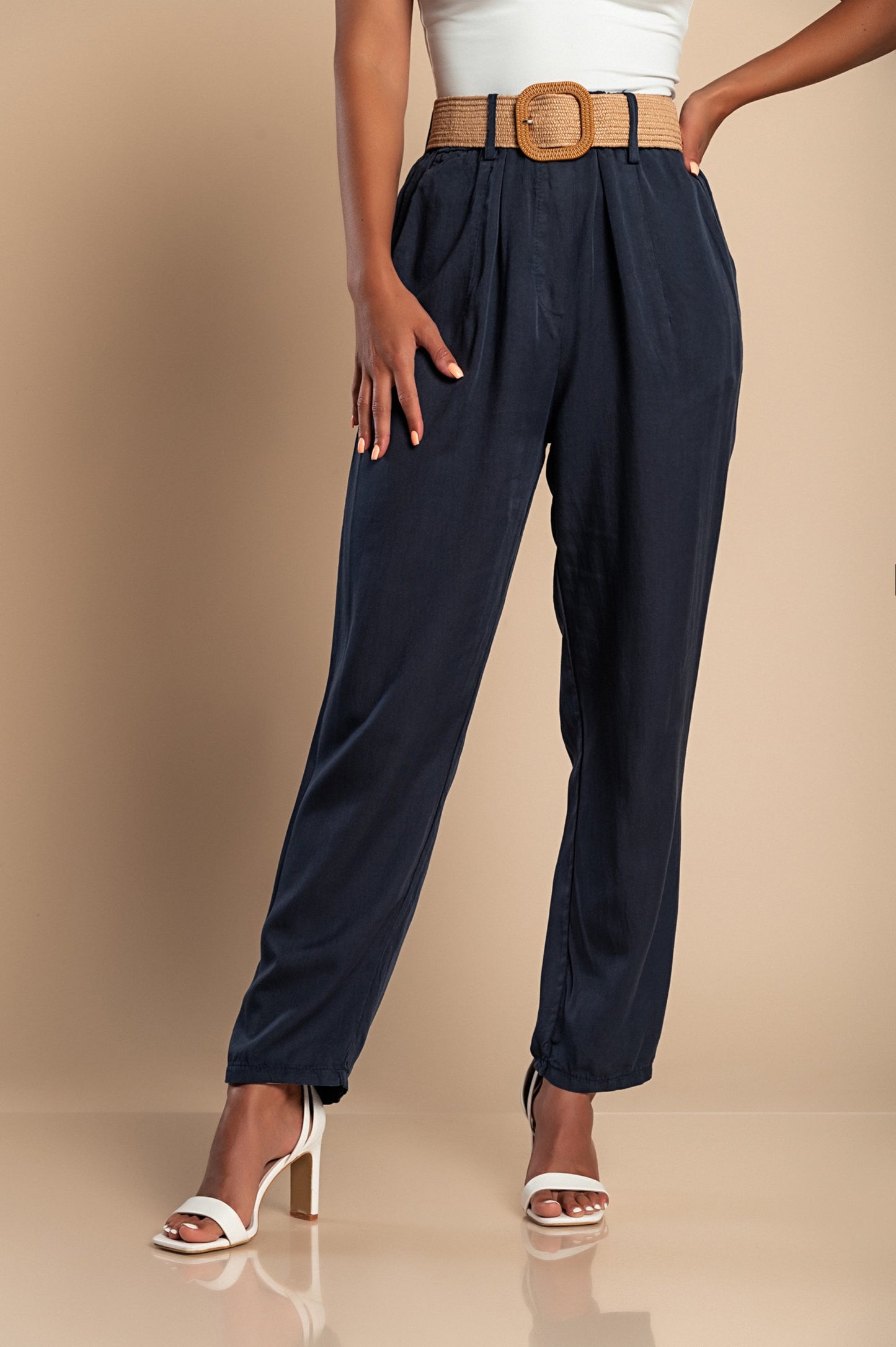 Pantalone lungo con cintura decorativa, verde oliva