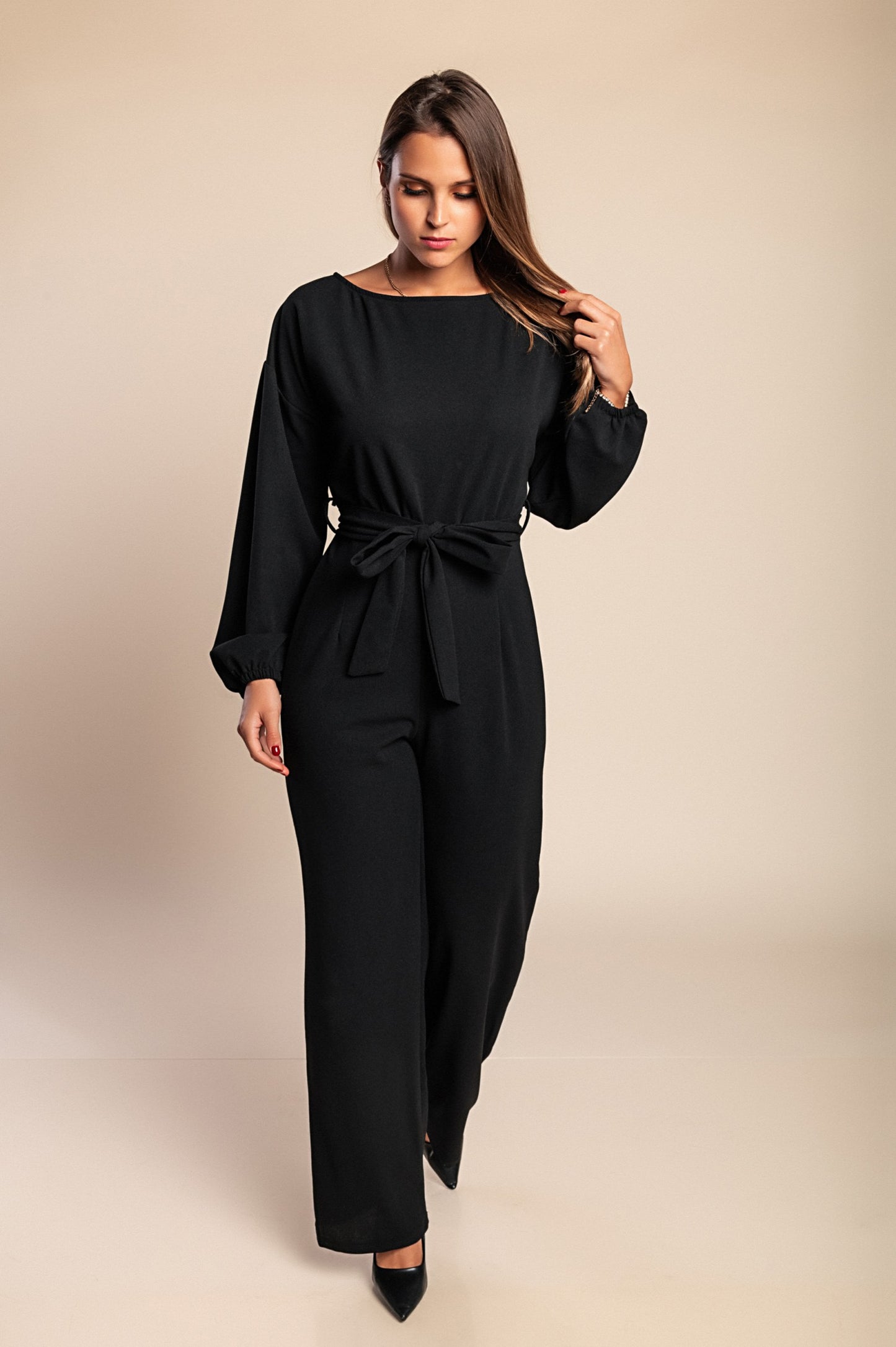 Tuta elegante a maniche lunghe, nera