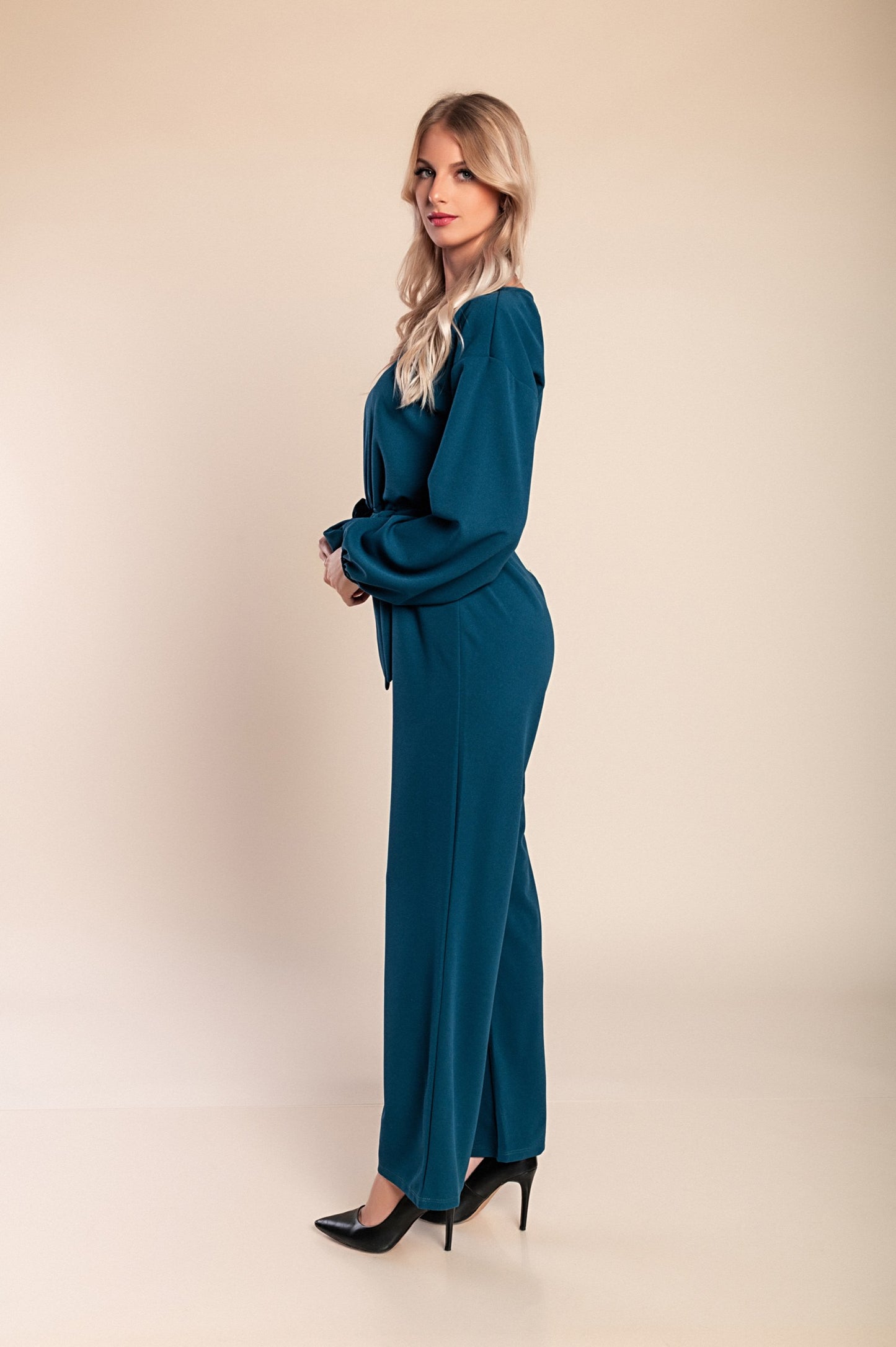Tuta elegante a maniche lunghe, nera