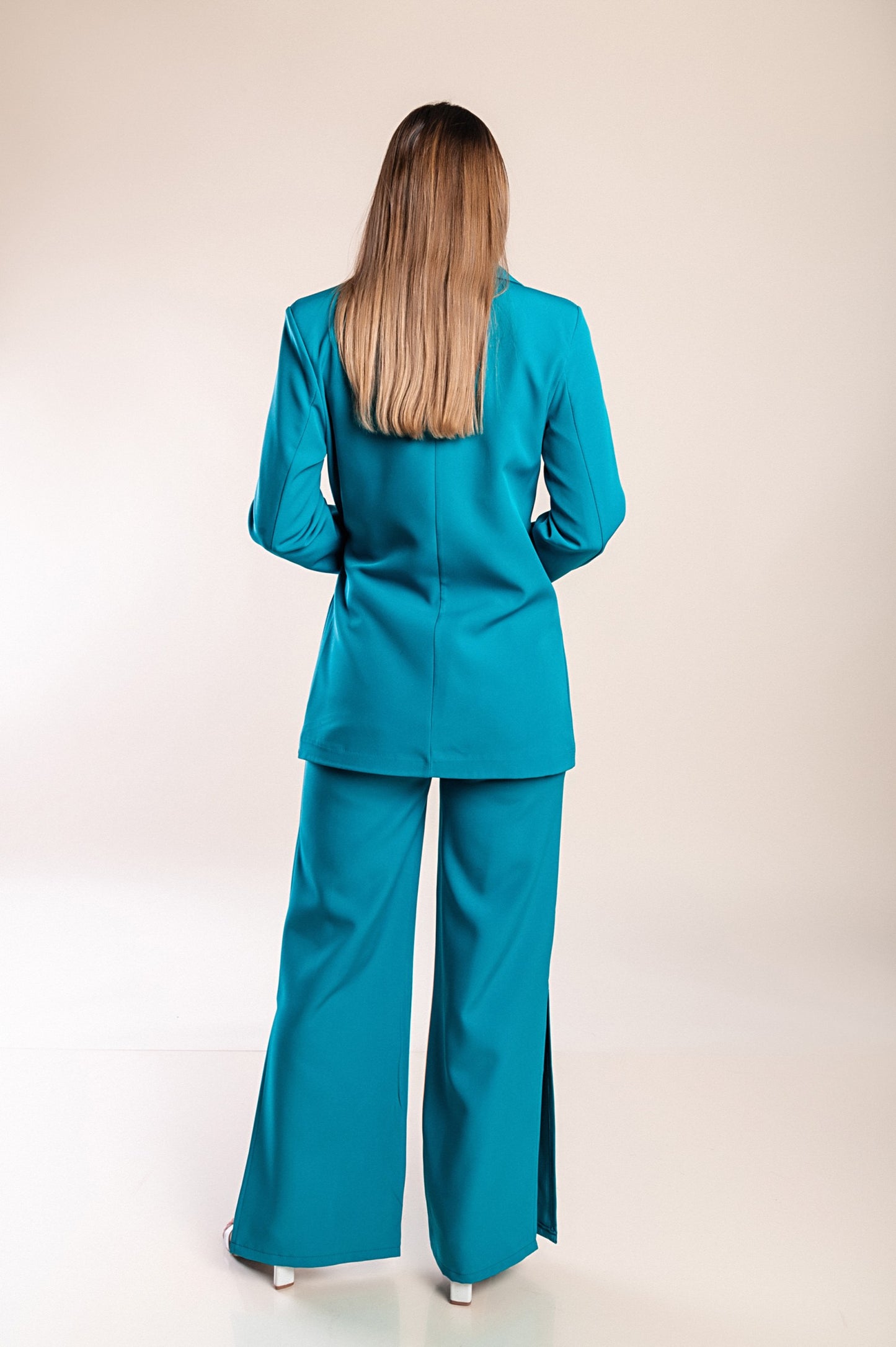 Completo giacca e pantaloni eleganti, beige