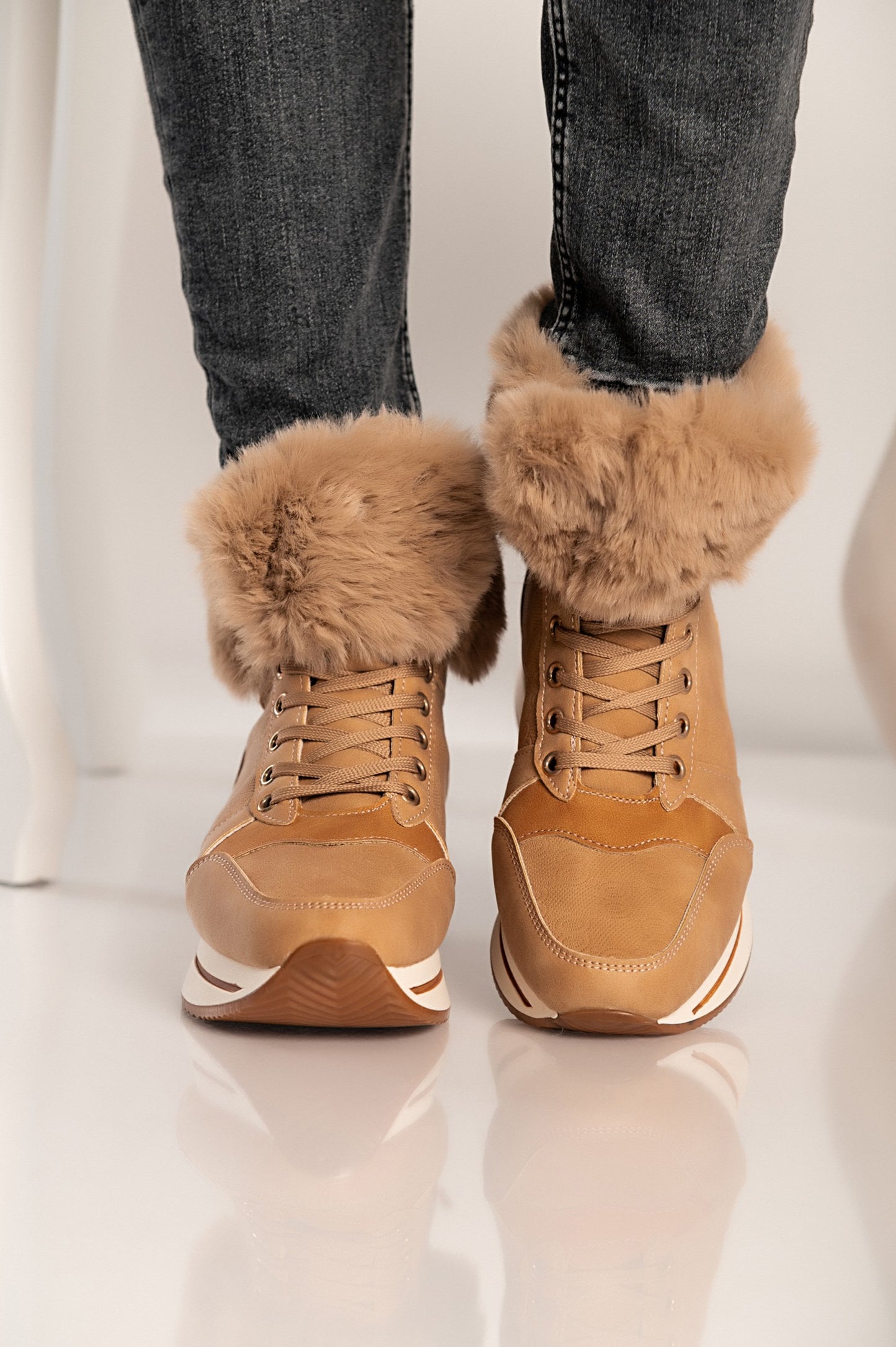 Sneakers in ecopelle e tessuto Teula, beige