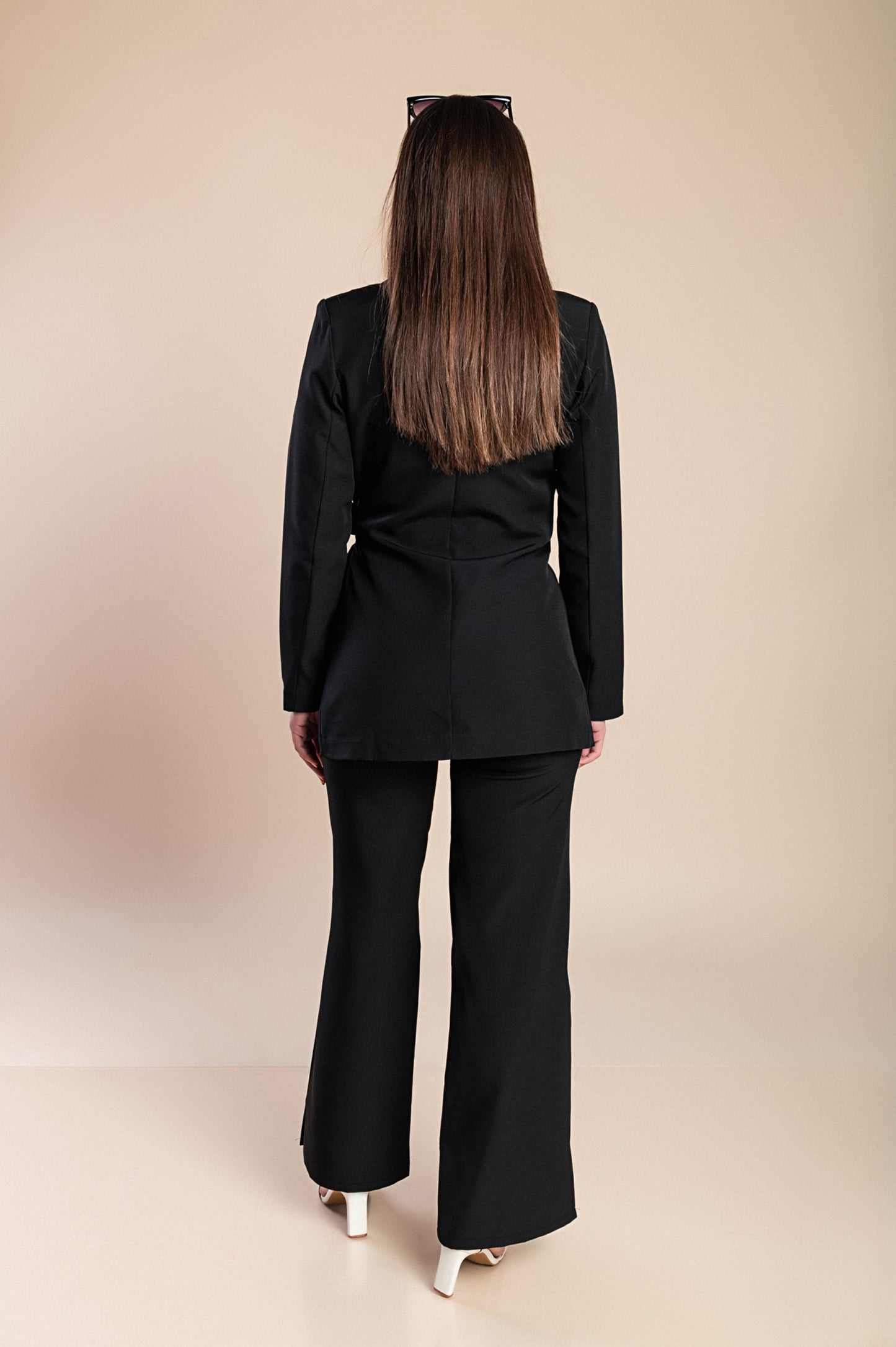 Completo giacca e pantaloni eleganti, beige