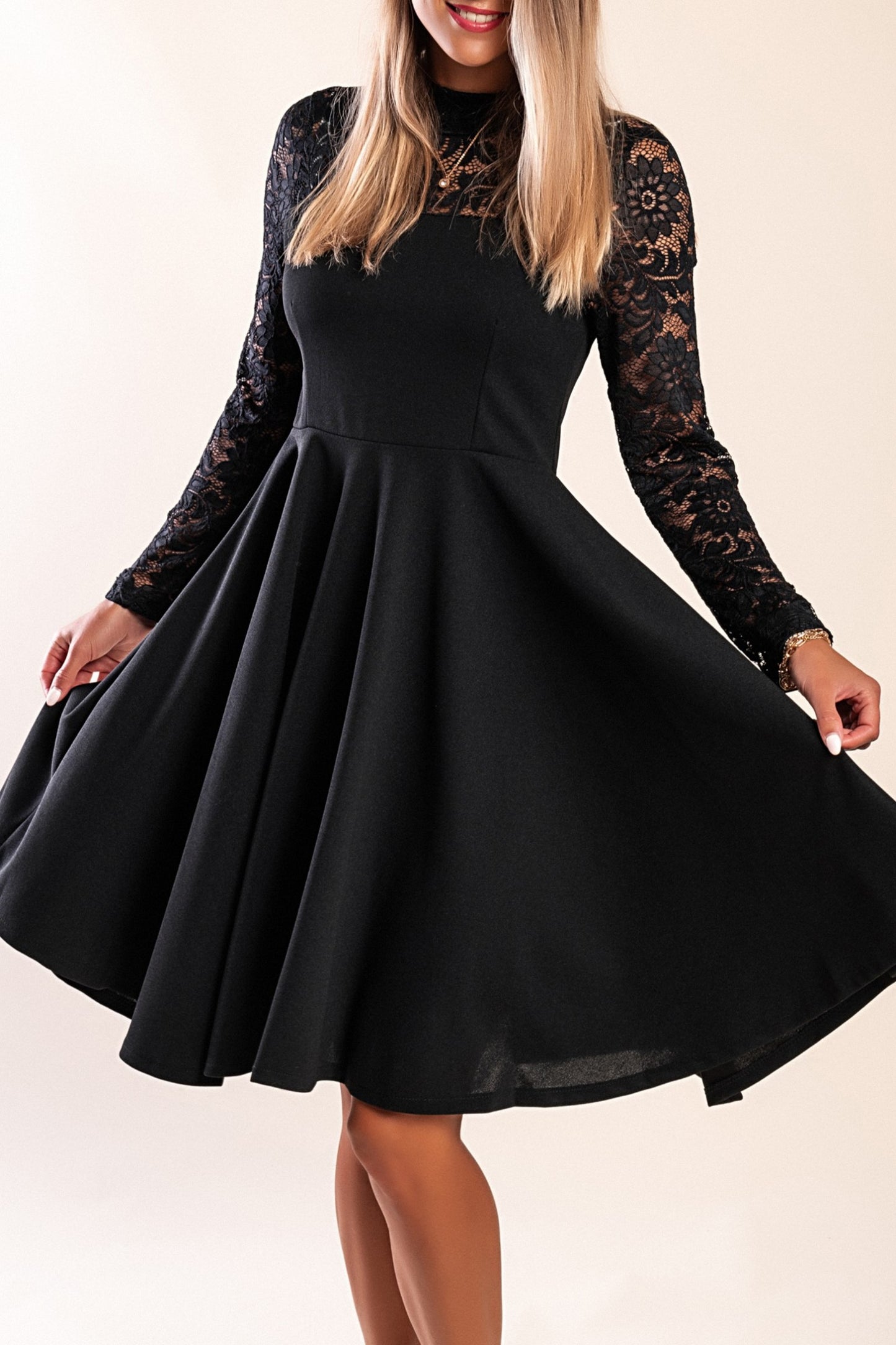 Abito midi aderente con pizzo, nero
