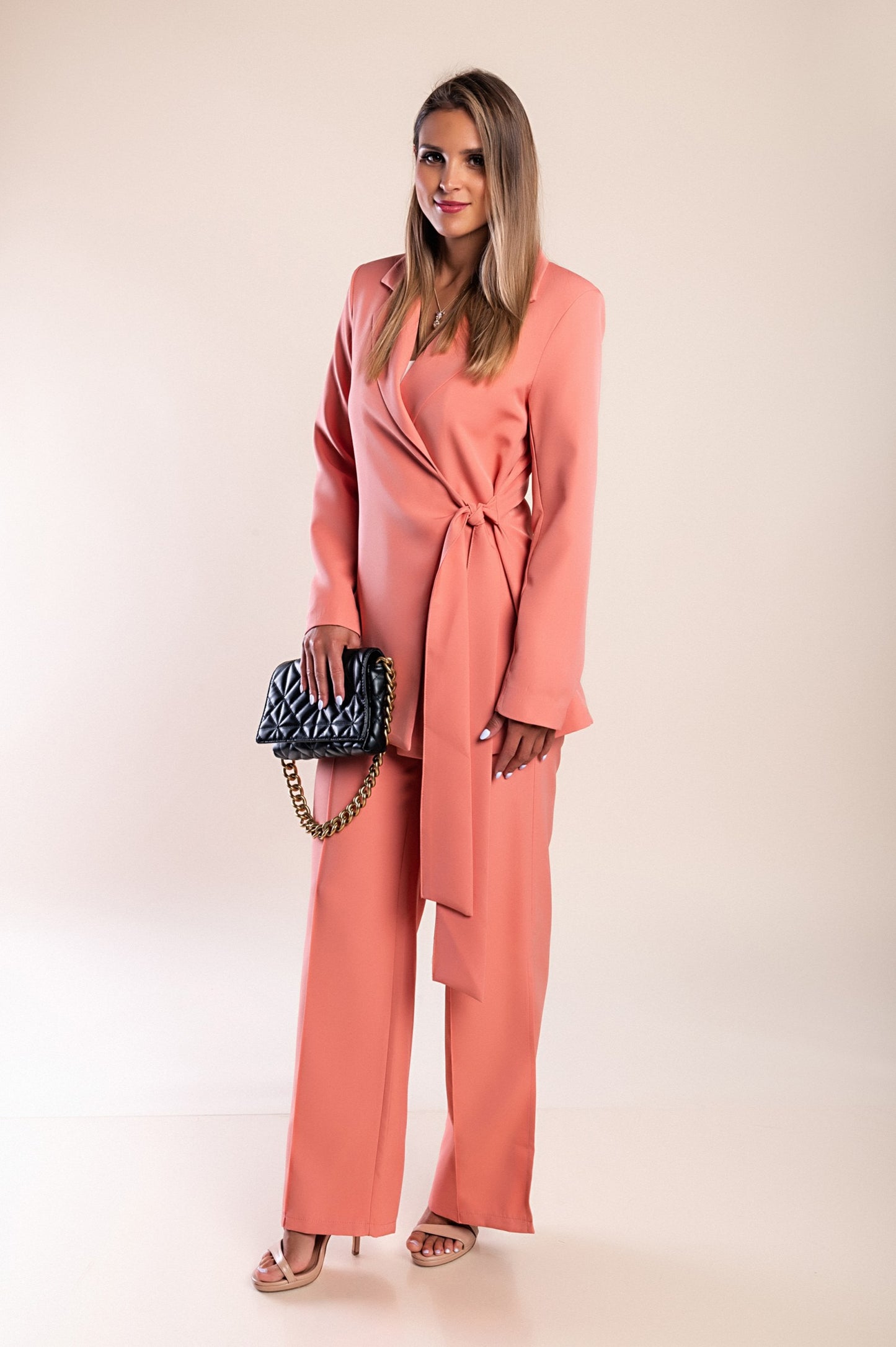 Completo giacca e pantaloni eleganti, beige