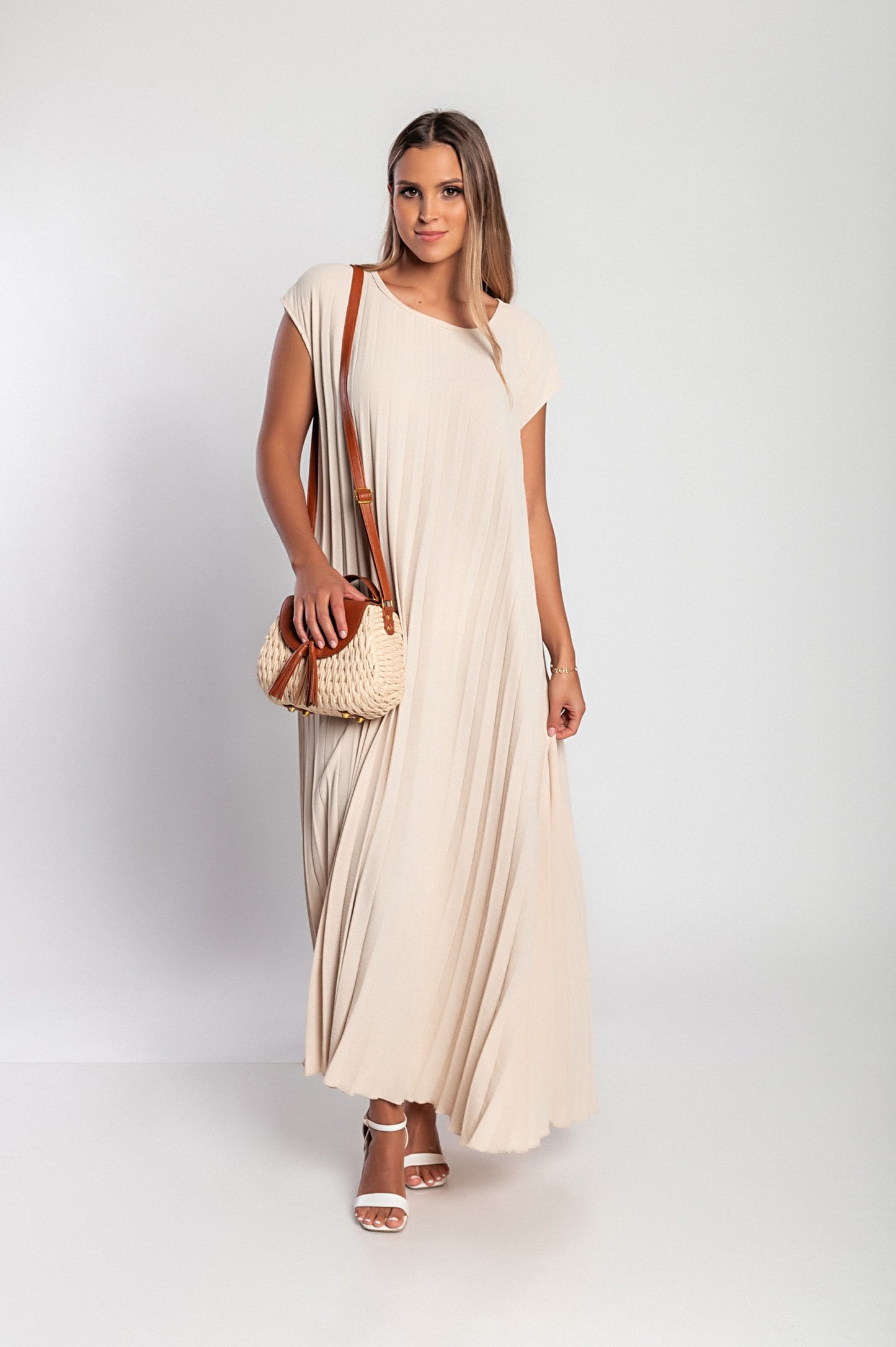 Abito lungo plissettato, beige