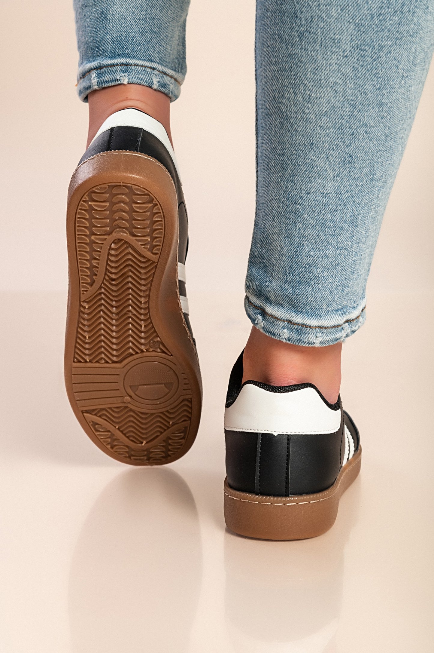 Sneakers alla moda, colore nero