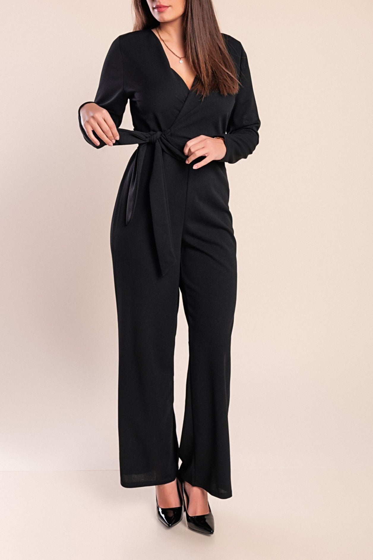 Tuta elegante a maniche lunghe, nera