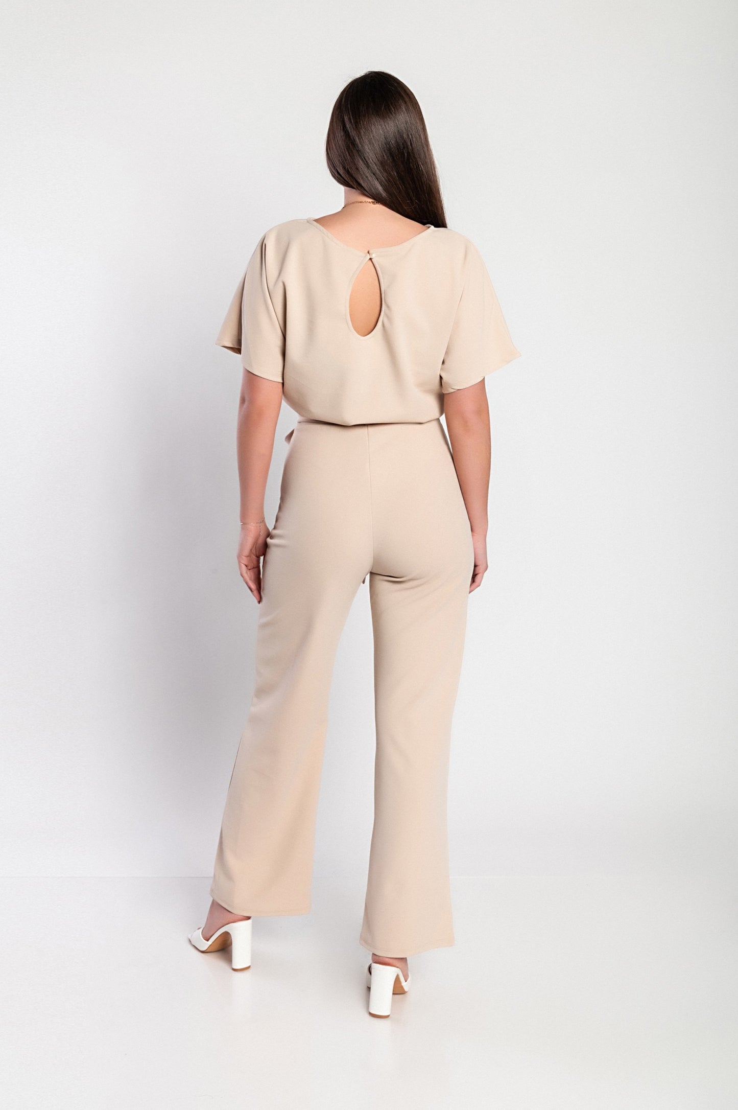 Tuta fashion con pantaloni lunghi ampi e maniche corte Nelia, albicocca