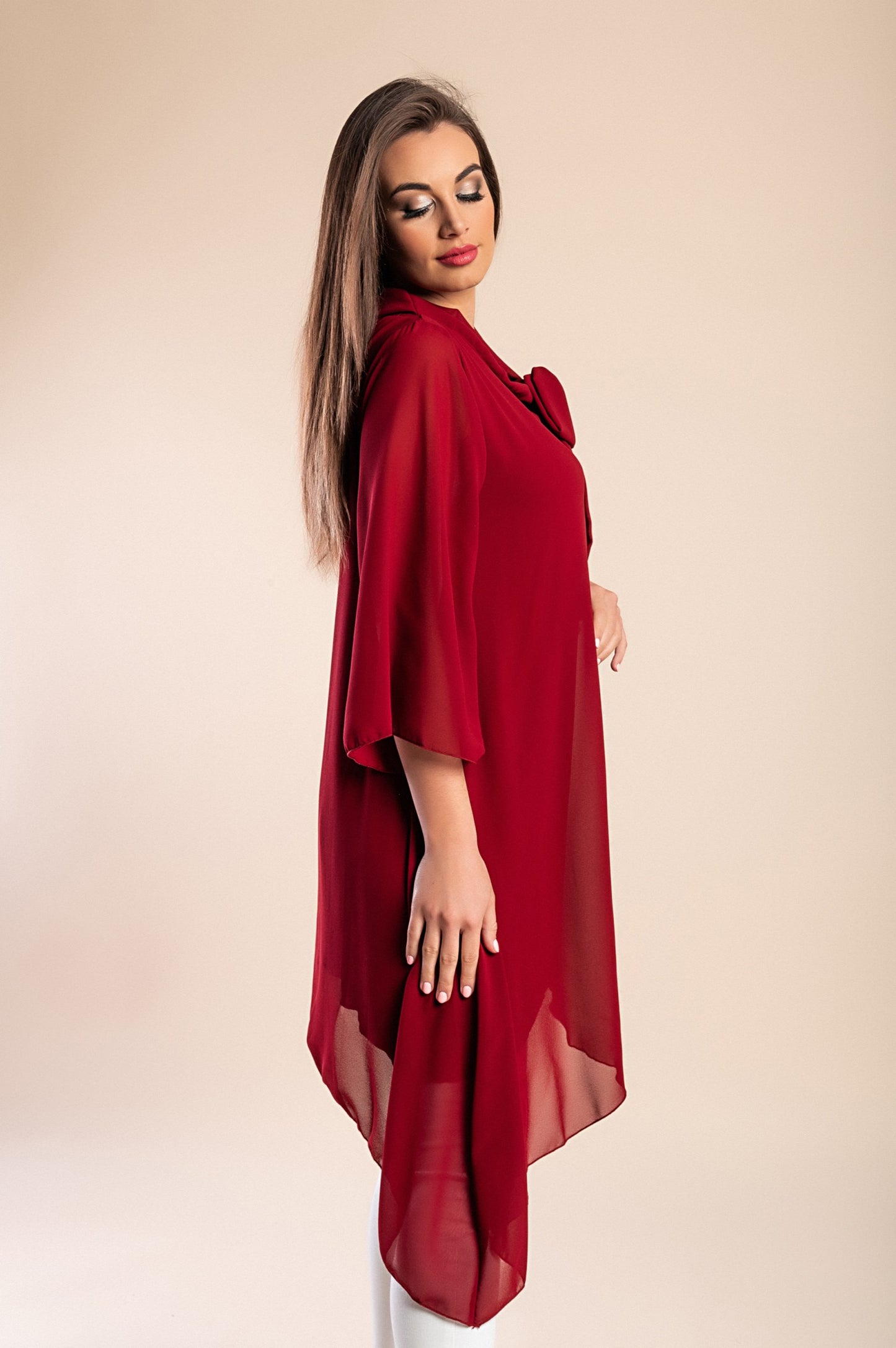 Elegante tunica in tessuto semitrasparente con fiocco decorativo  Ginette, verde scuro