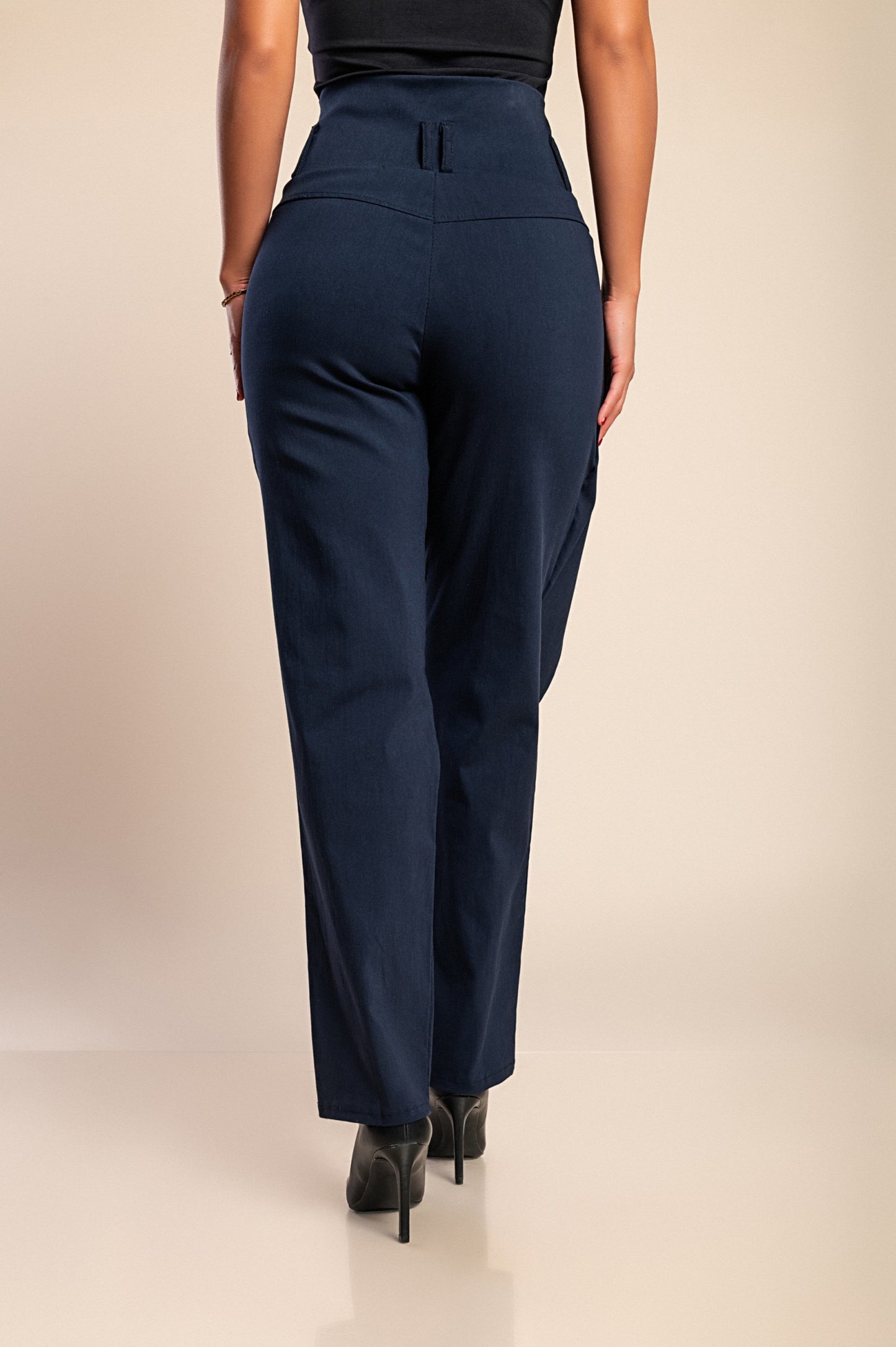 Pantaloni eleganti con volant, neri