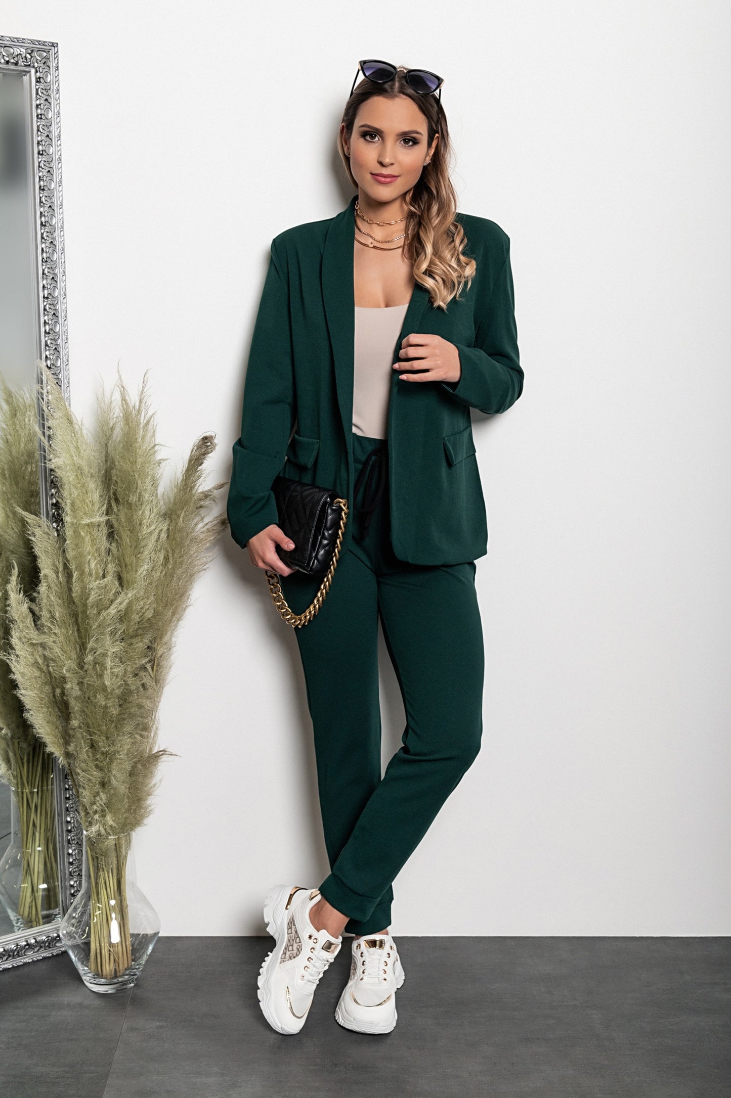 Completo di pantaloni e blazer elegante senza lettere Estrena, nero-nero