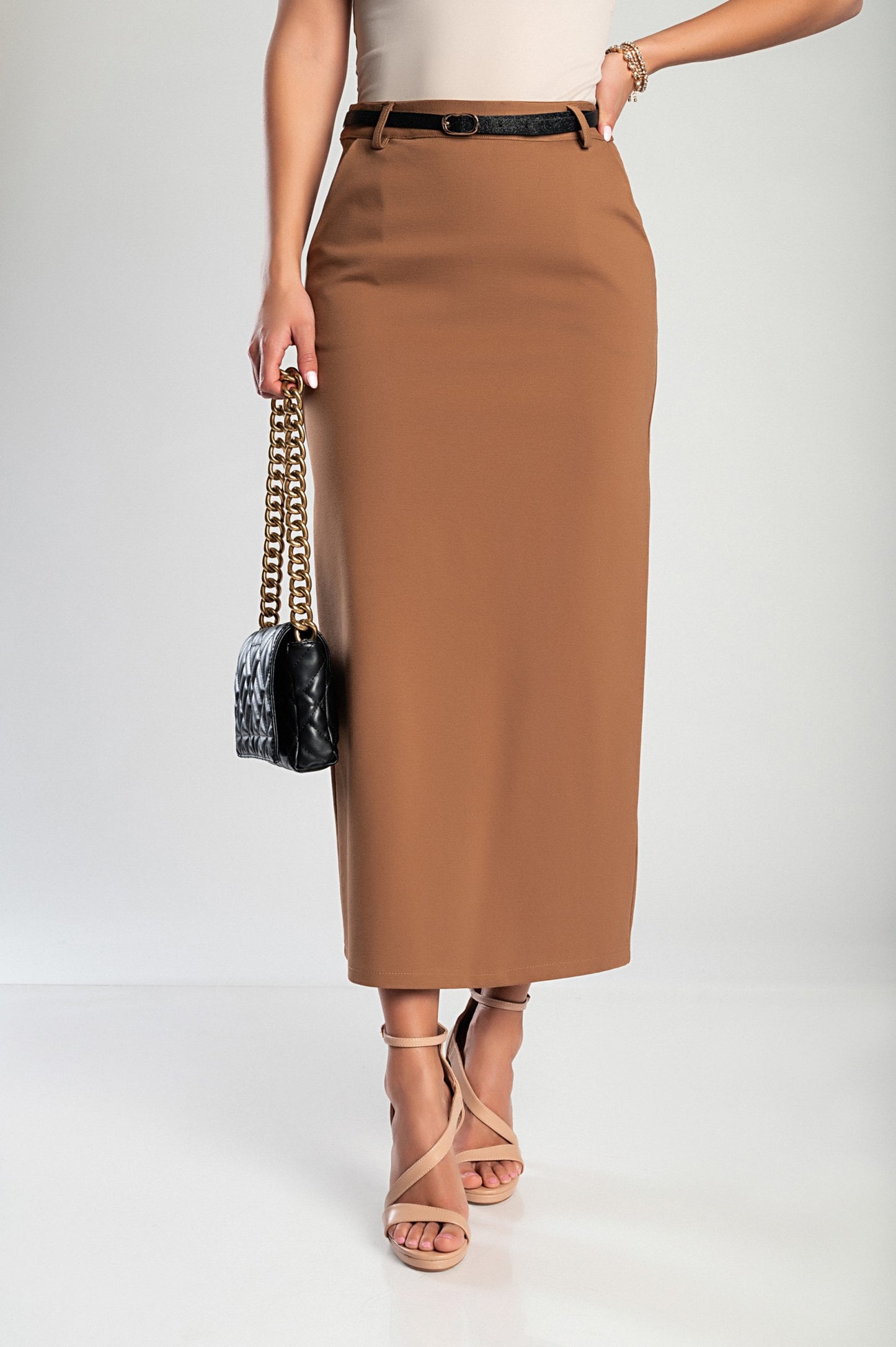 Gonna midi elegante, cammello