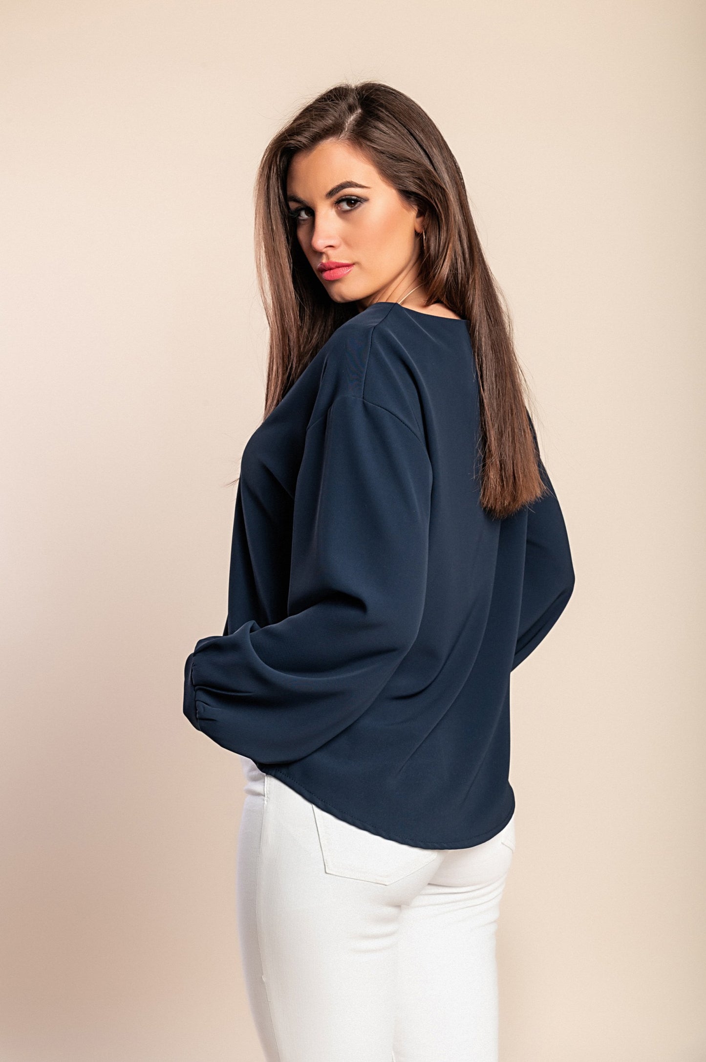 Camicetta con collana, blu scuro