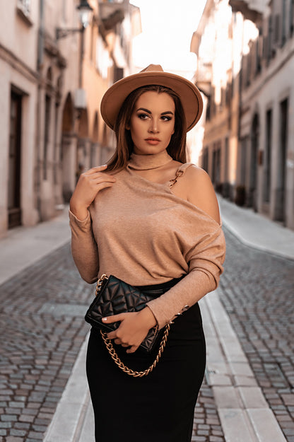 Maglietta elegante con scollo asimmetrico  Mirabelle, beige