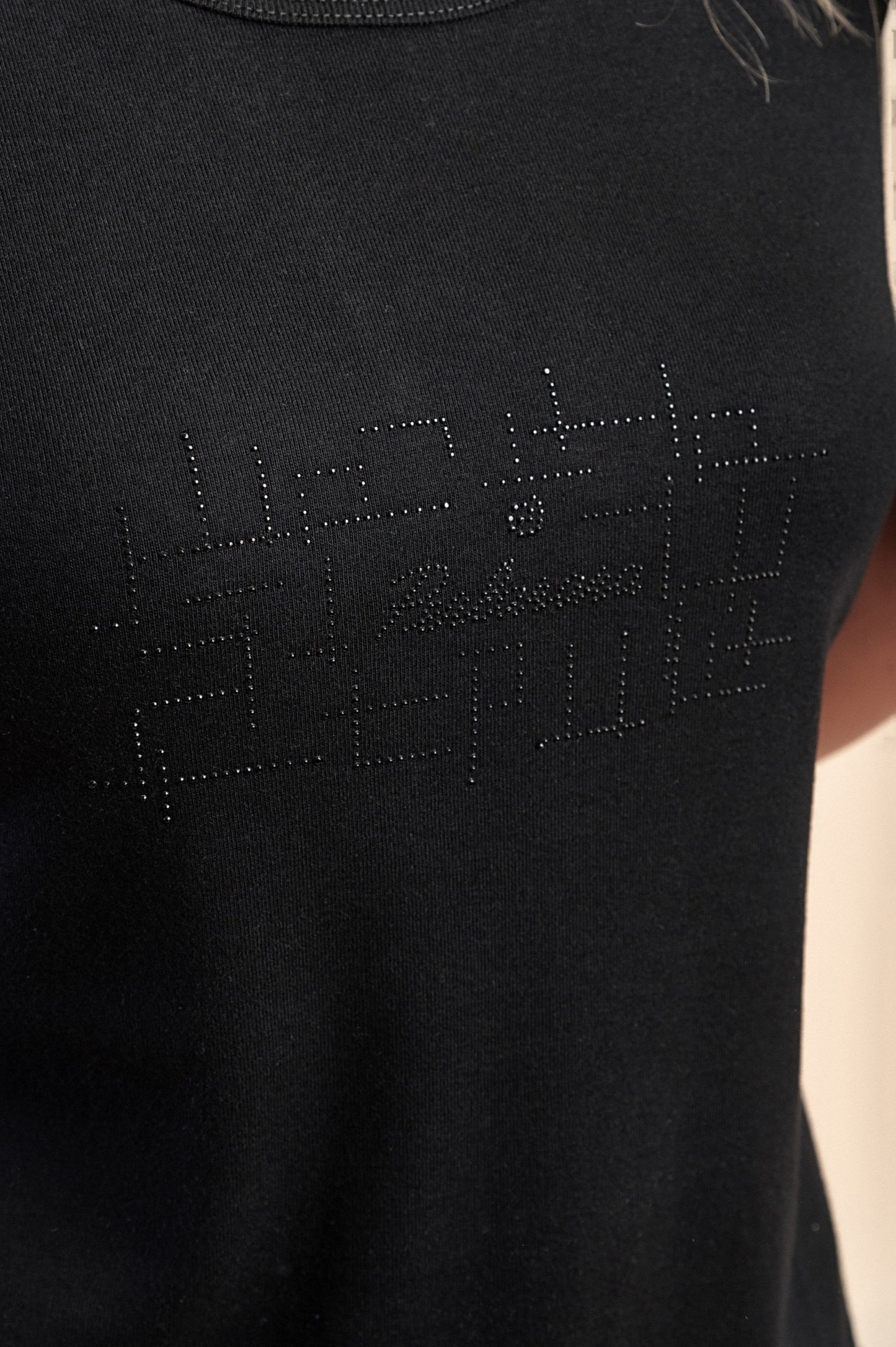 T-shirt in cotone con scollo rotondo, nera