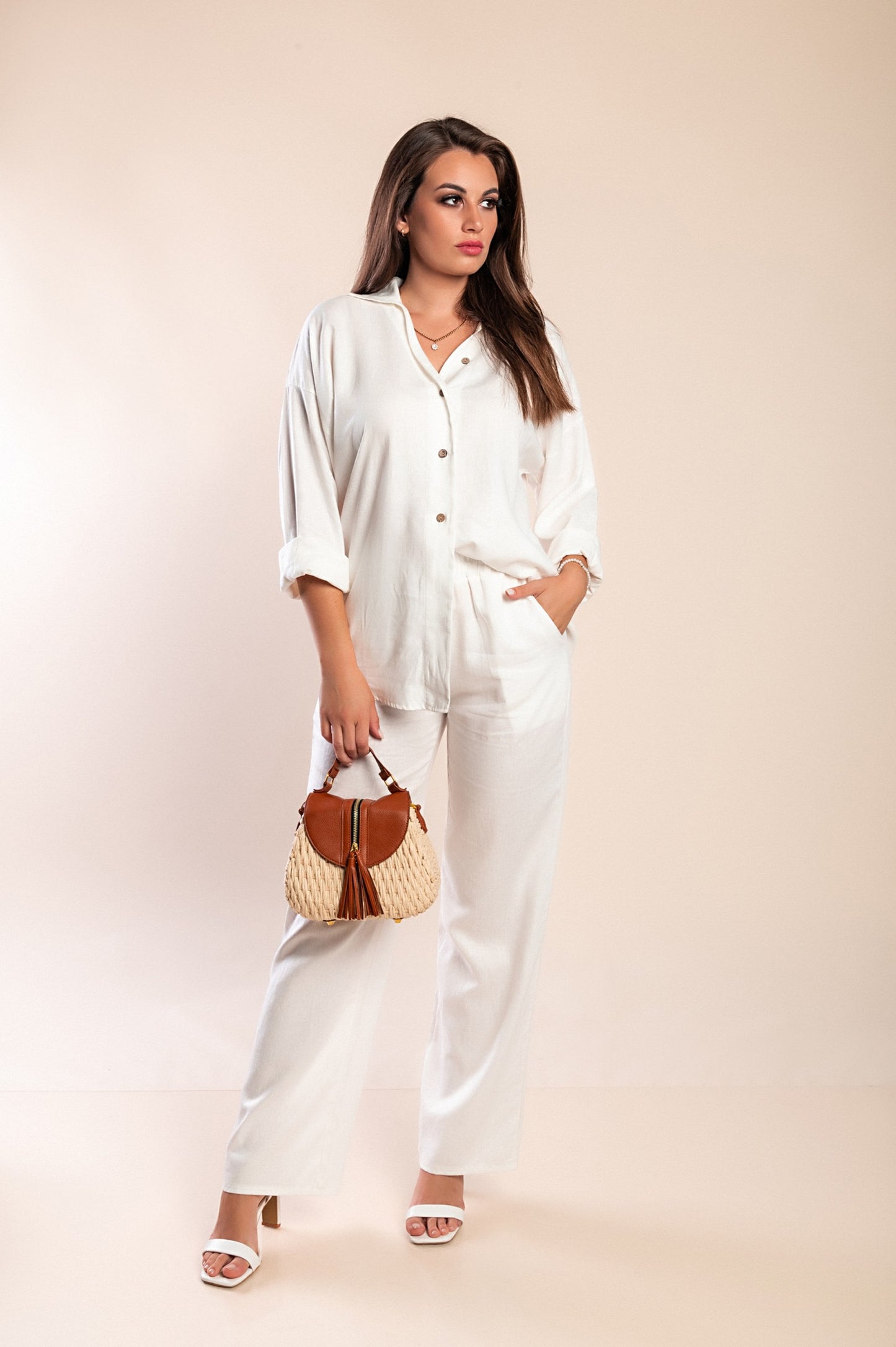 Completo camicia e pantaloni in lino, bianco