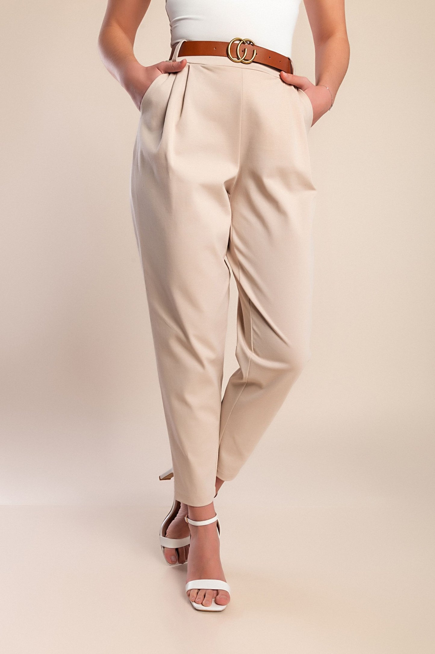 Pantaloni lunghi con cintura decorativa, beige