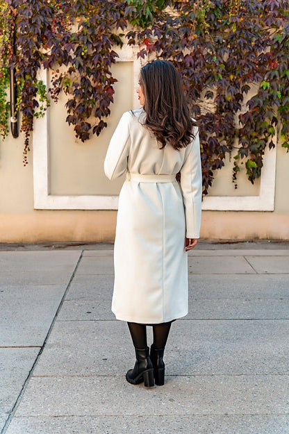 Elegante cappotto lungo con bottoni, color cammello