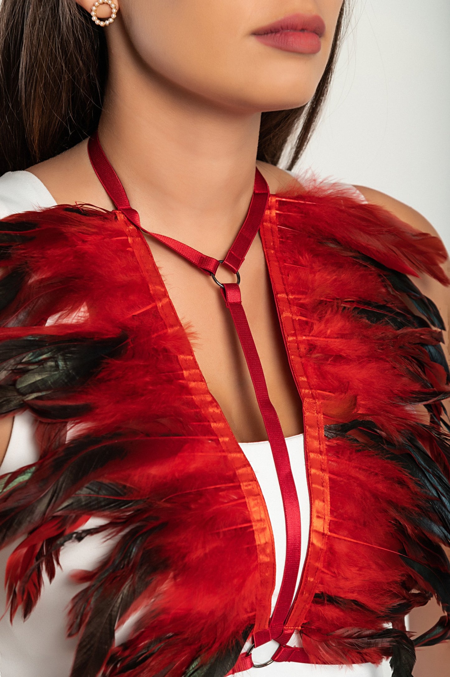 Cintura a bretella - Reggiseno con spalline elastiche e piume, ART2290, rosso