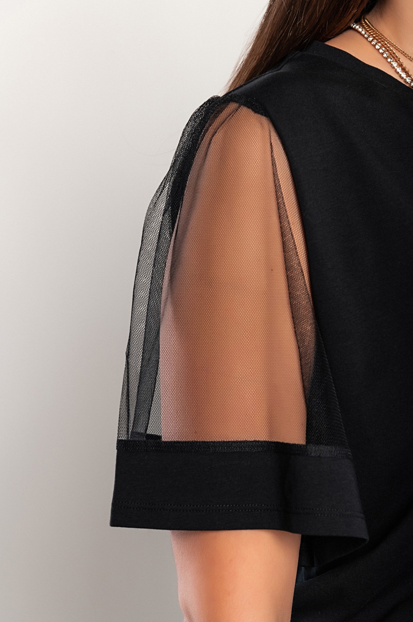 T-shirt in cotone con maniche trasparenti, nera