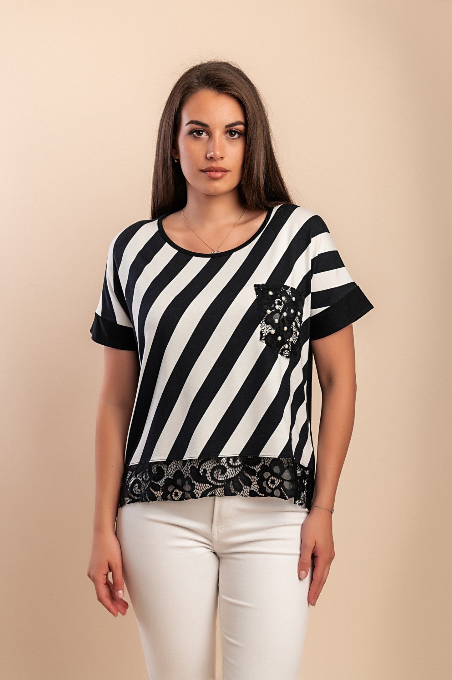 Top con stampa a righe e pizzo, nero