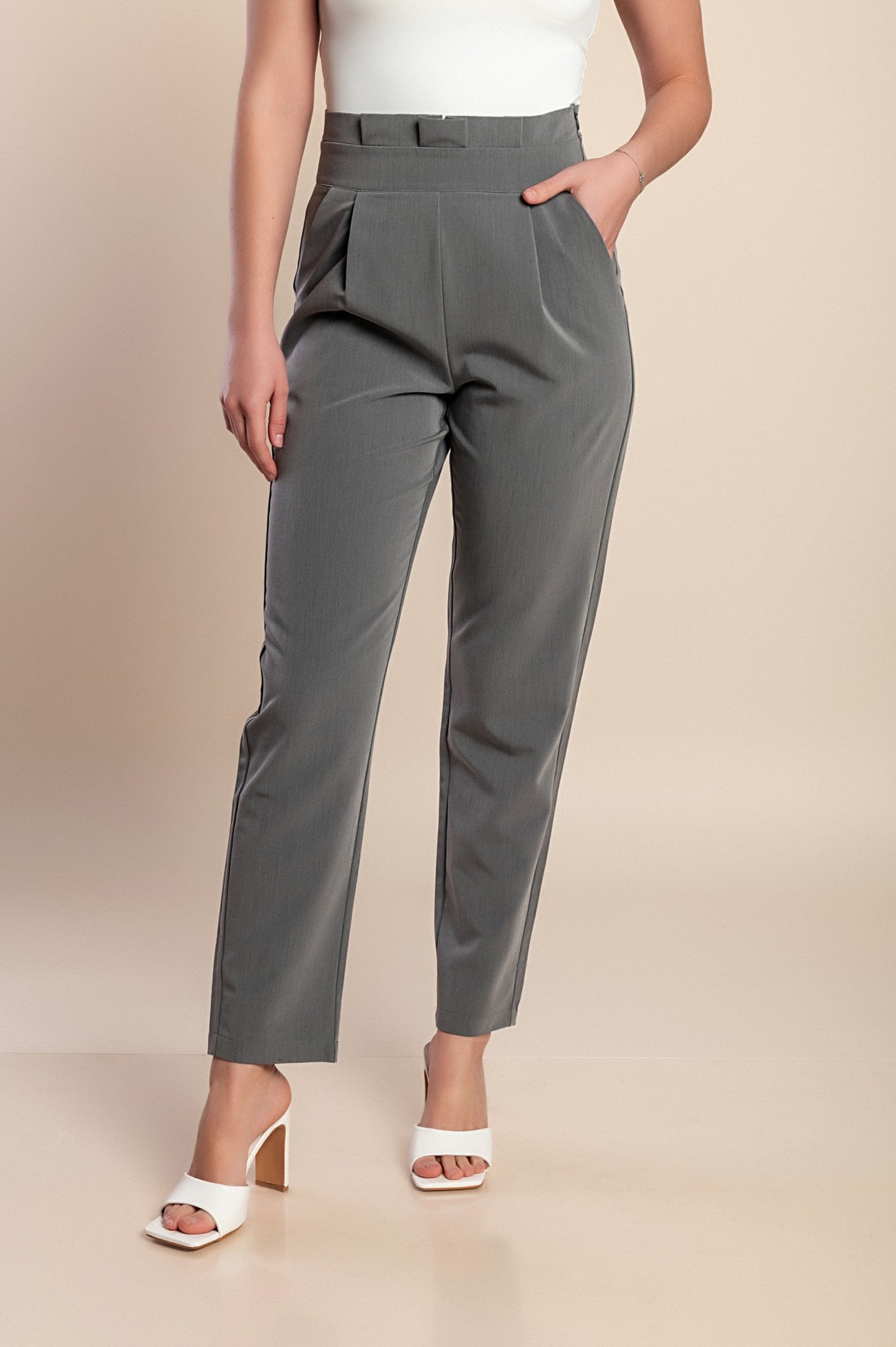 Eleganti pantaloni lunghi a vita alta, grigi