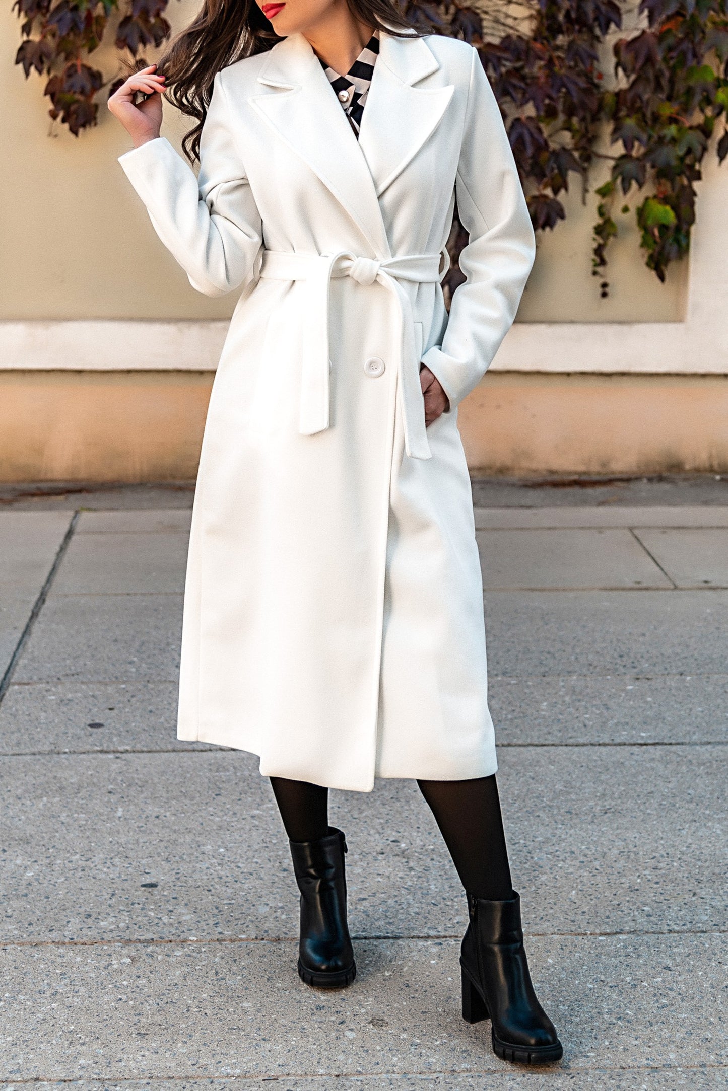 Elegante cappotto lungo con bottoni, color cammello