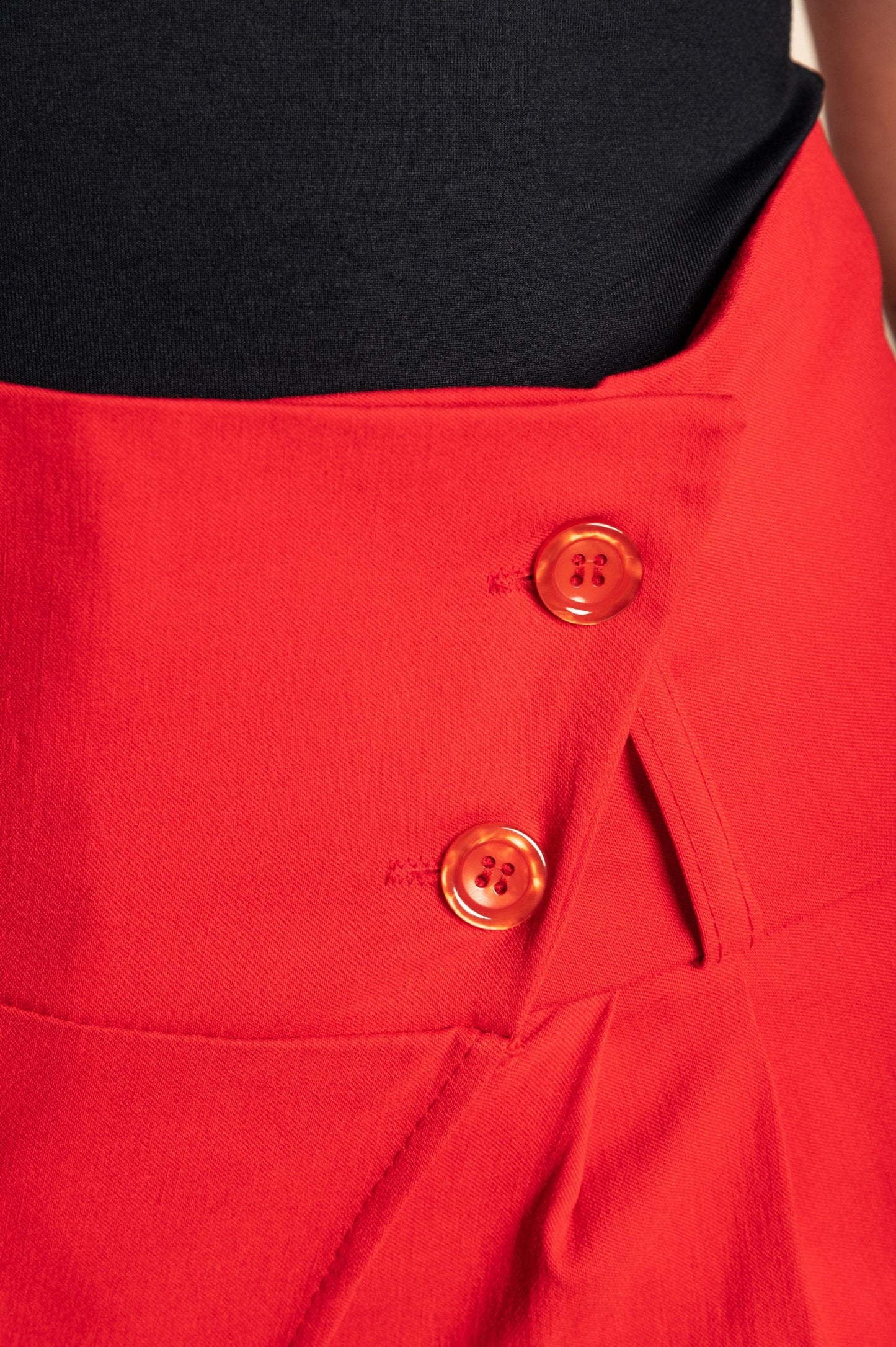 Pantaloni eleganti con volant, neri