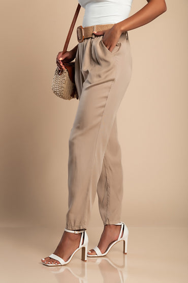 Pantaloni lunghi con cintura decorativa, beige
