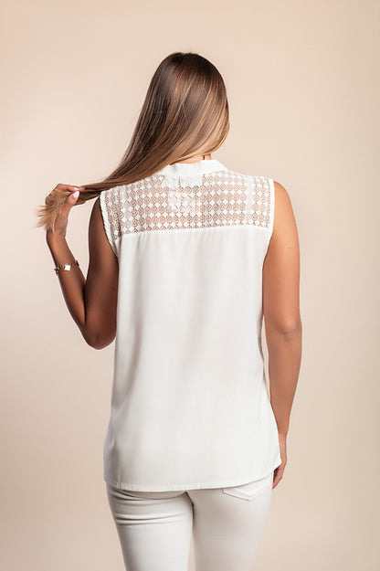 Camicetta con pizzo sulle spalle, bianca
