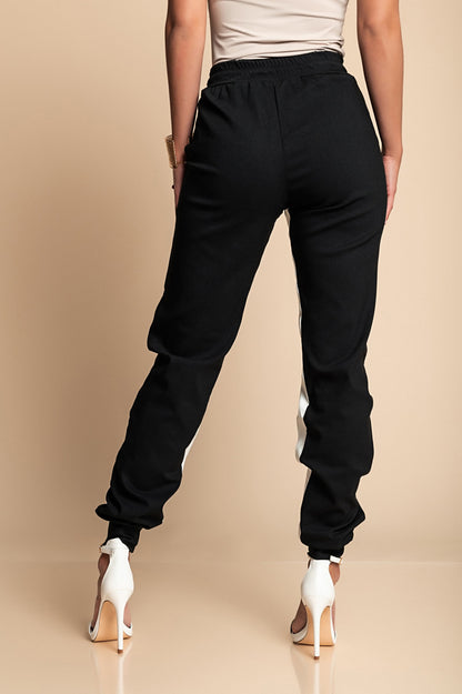 PANTALONE ALLA MODA CON RIGA SUI LATI, ELASTICIZZATE IN VITA  FRIEDA, NERO