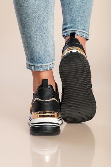 Sneakers alla moda con dettaglio decorativo, nere